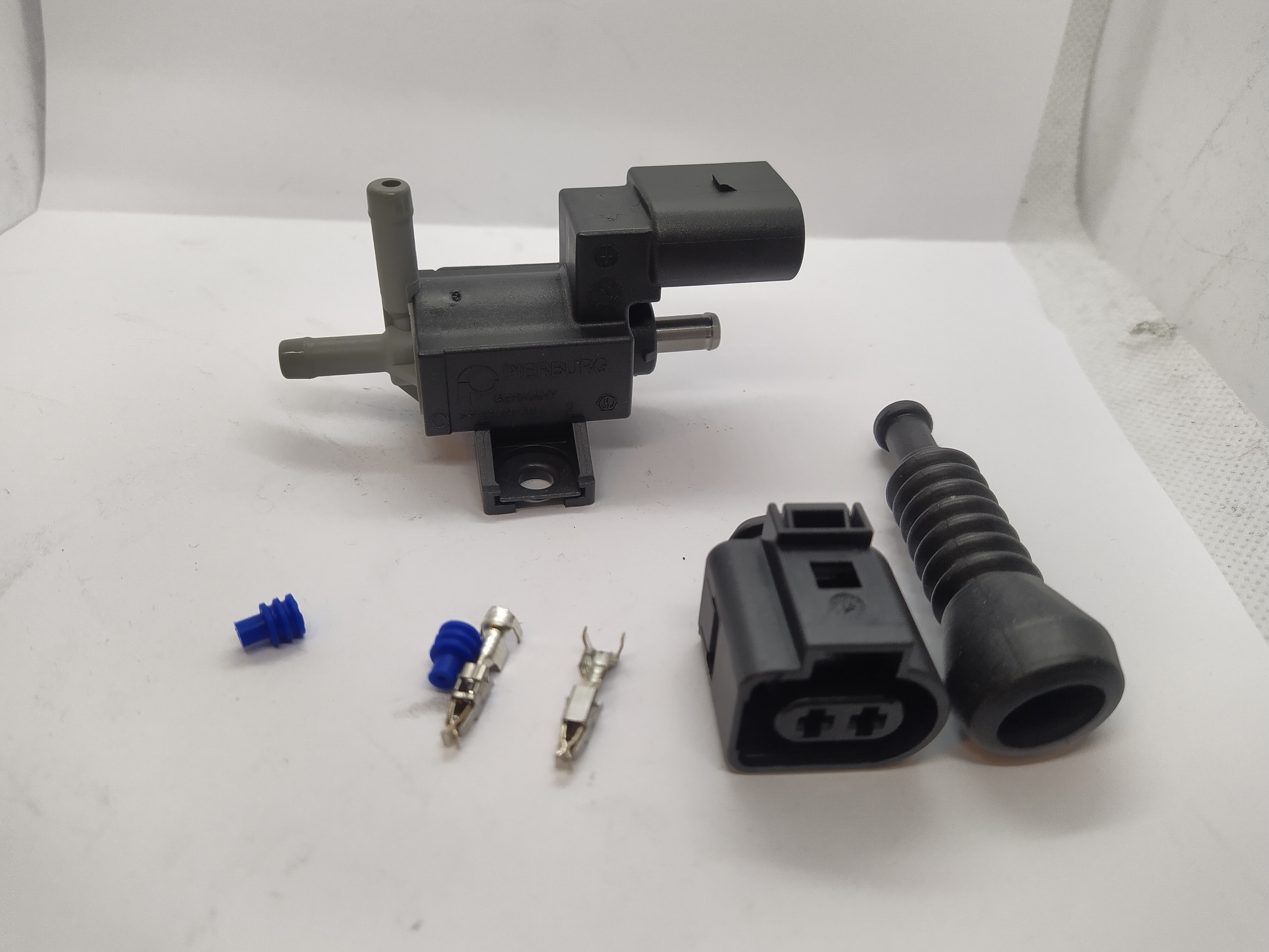 3 Wege Ladedruckregelventil von Pierburg mit Stecker