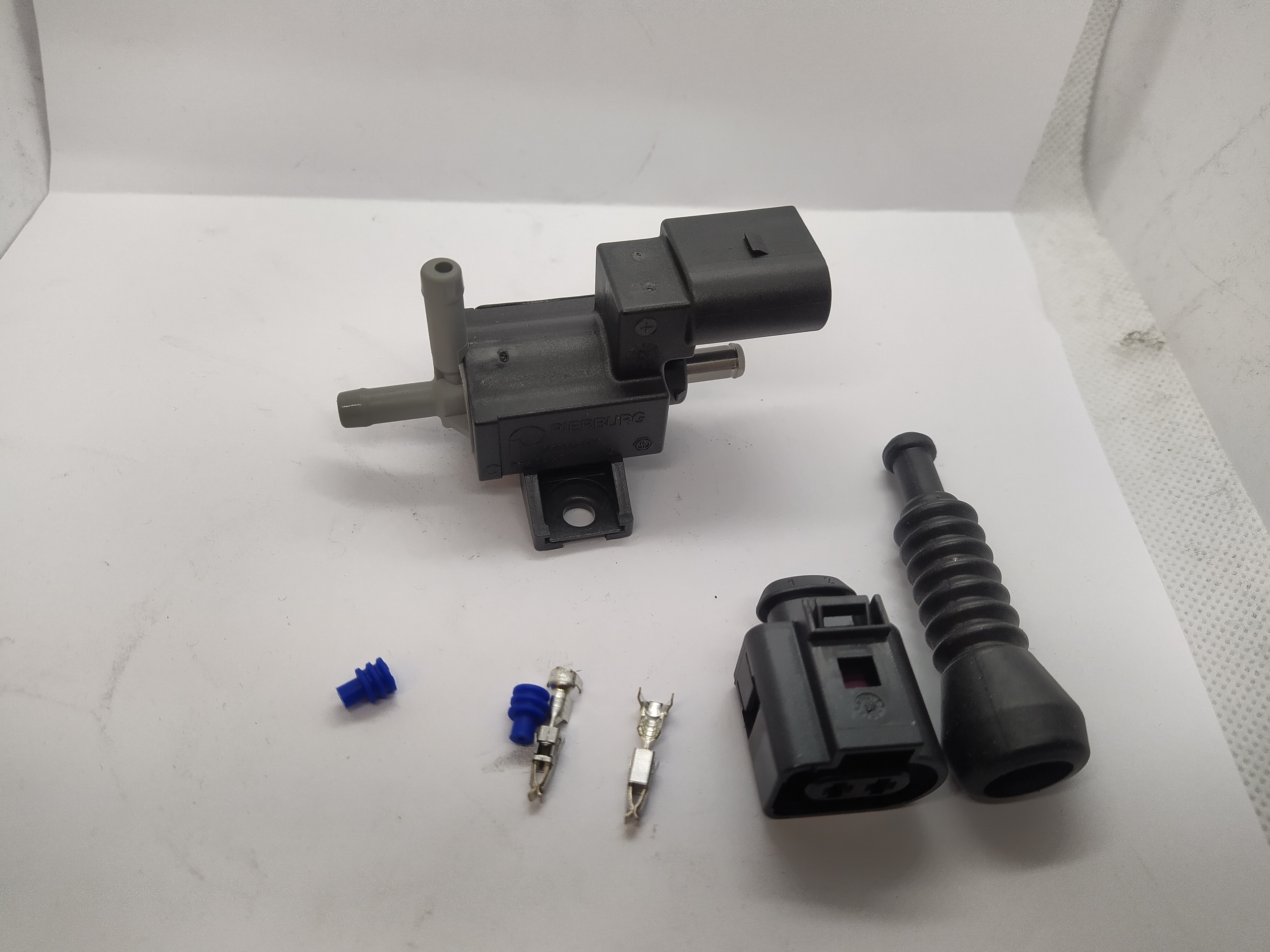 3 Wege Ladedruckregelventil von Pierburg mit Stecker