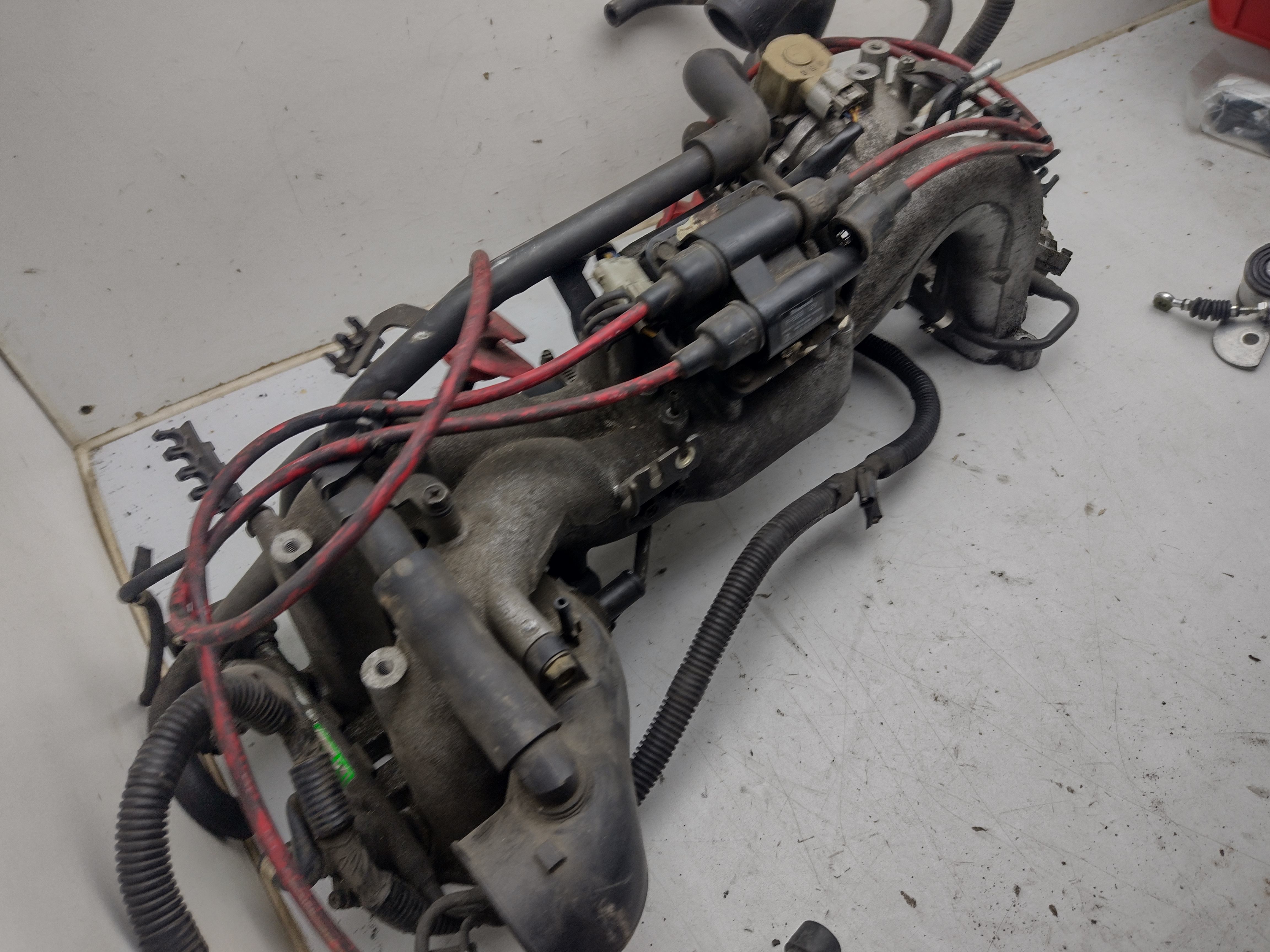 Ansaugbrücke mit Inlet Drosselklappe Einspritzdüsen Zündspule kabelbaum für Subaru Impreza GT 96-98 EJ20K