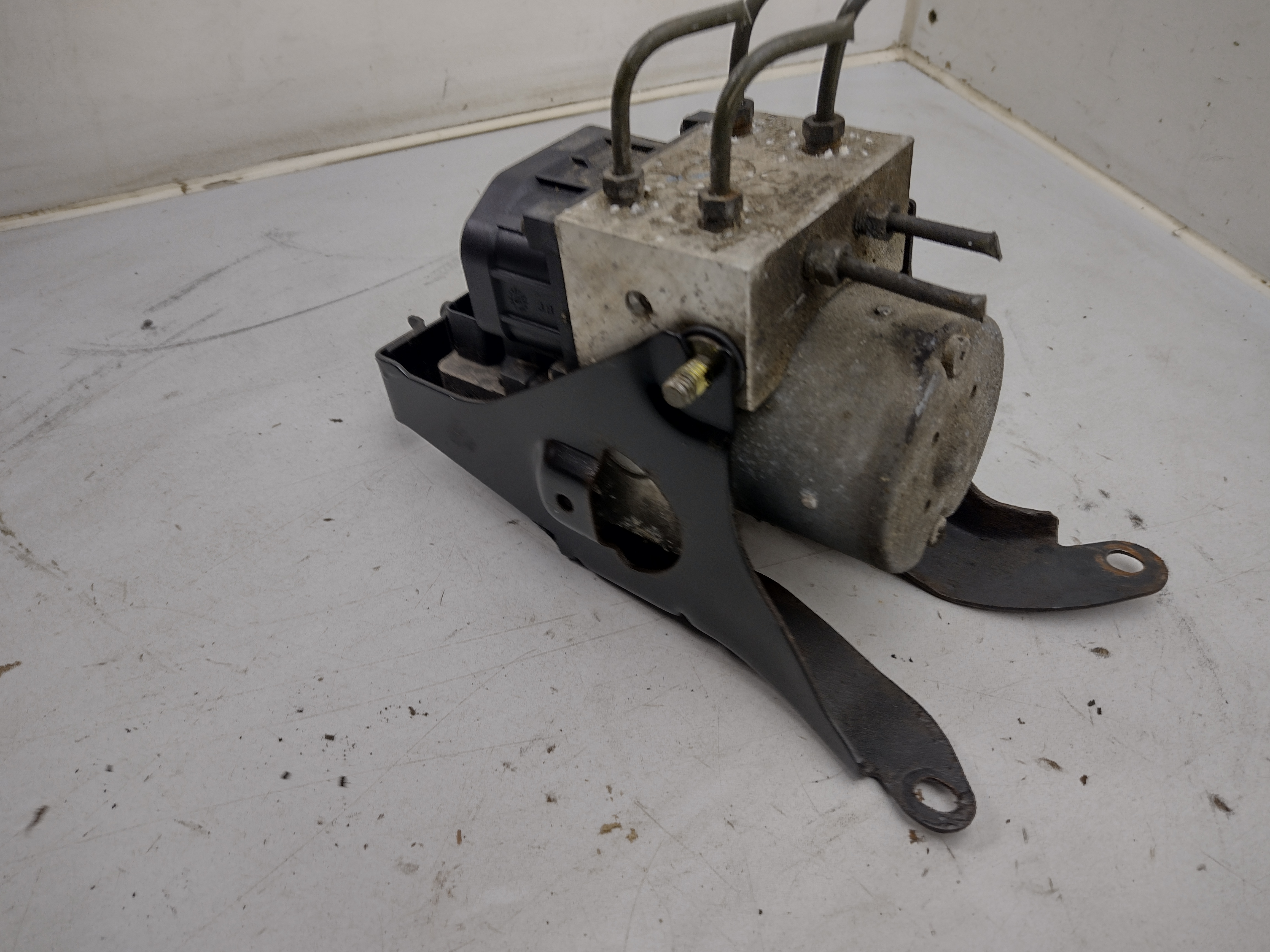 ABS Block von Subaru Impreza 2 GD GG Newage 27534FE030