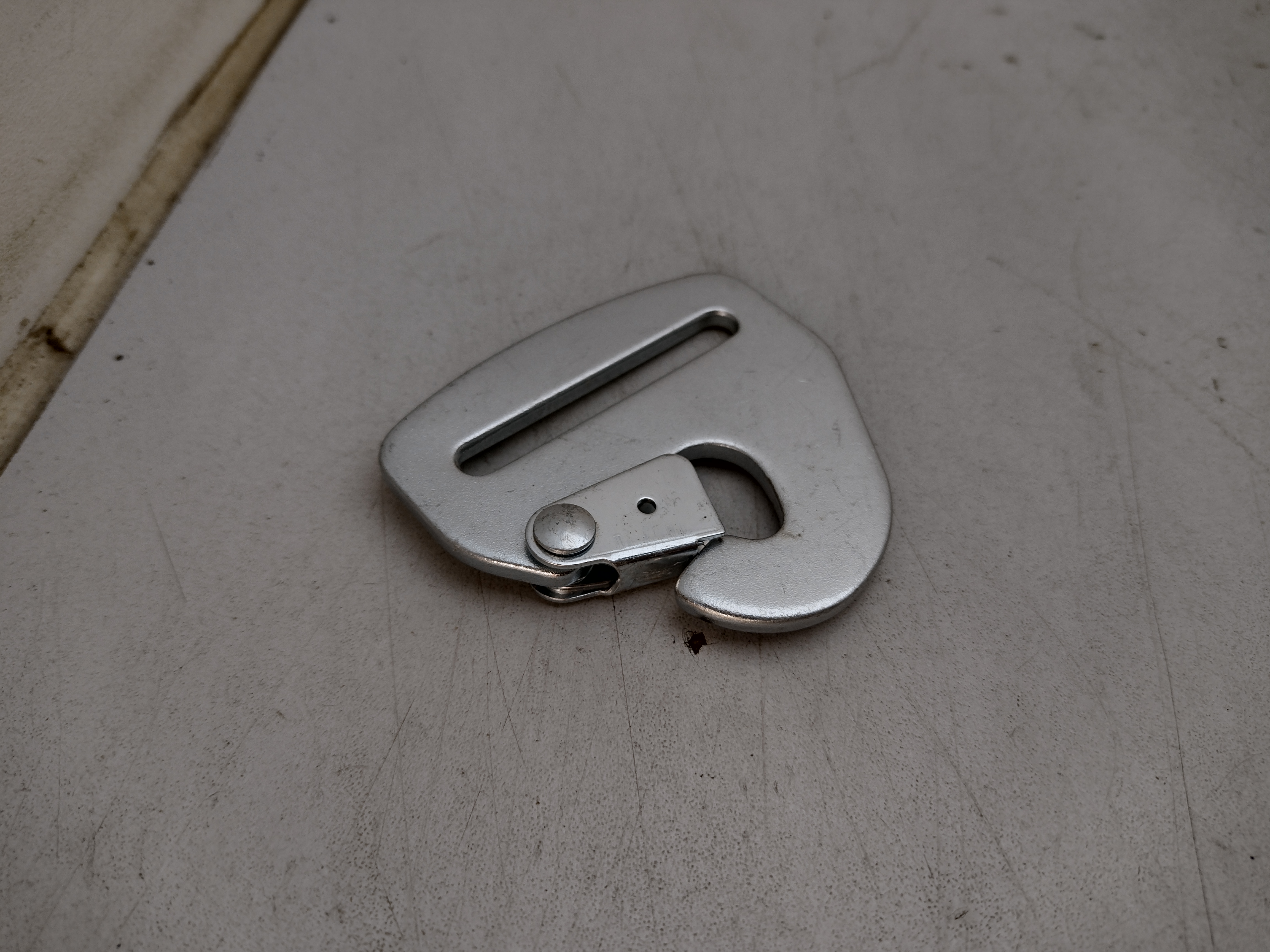 GURTHAKEN KARABINER 50MM FÜR 50MM GURTMATERIAL