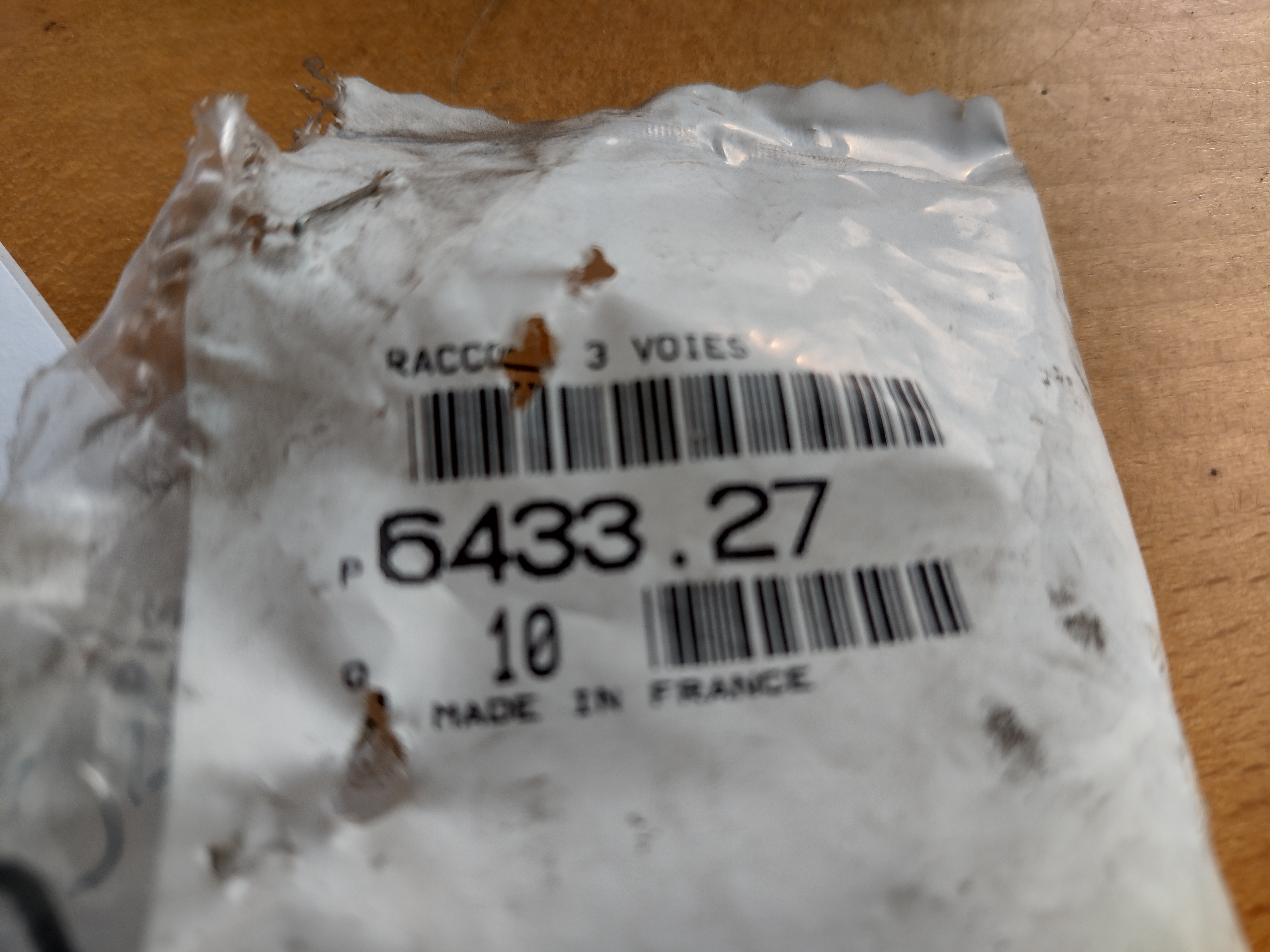 Peugeot / Citroen T-Stück, Scheibenwaschleitung zur Düse 643327 NEU NOS NEW OEM