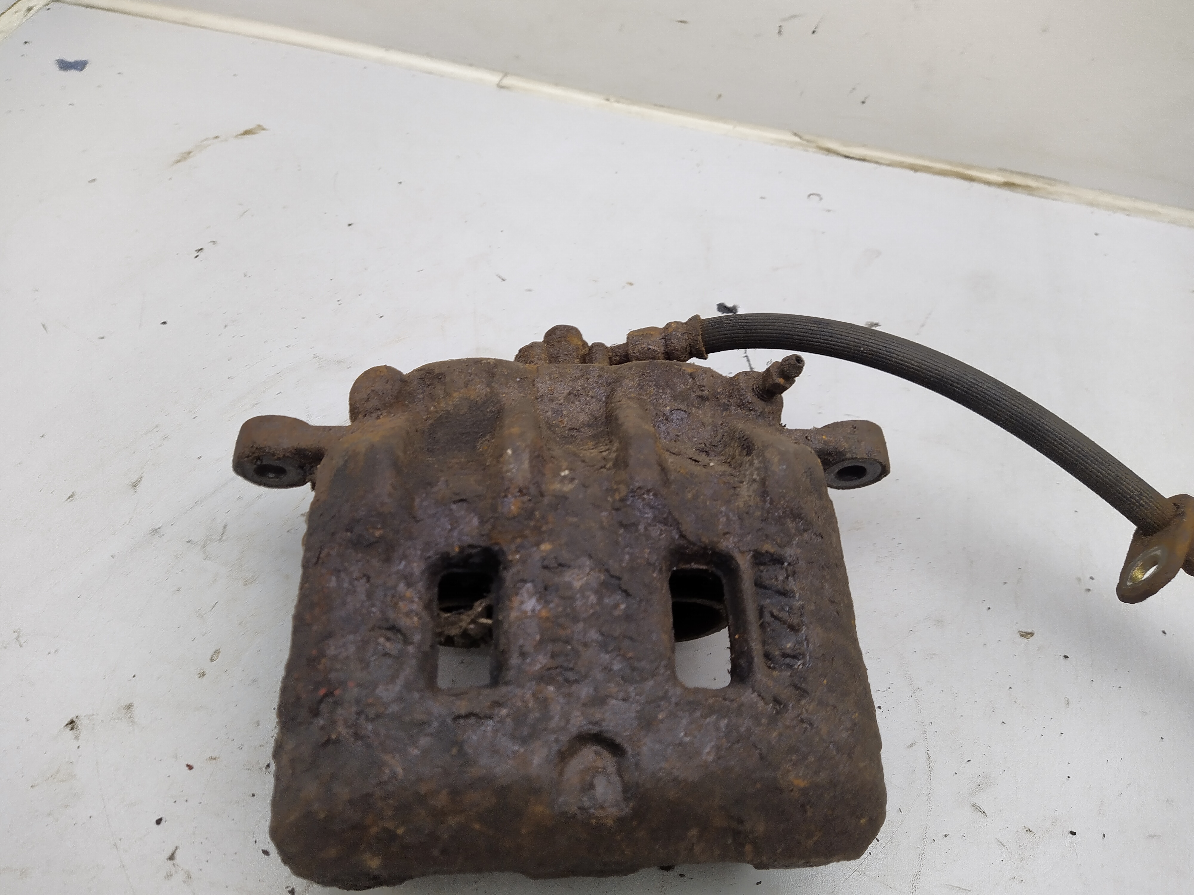2 Kolben Bremssattel vorne rechts SUBARU LEGACY 3 BE BH 2.5l 3.0l Turbo