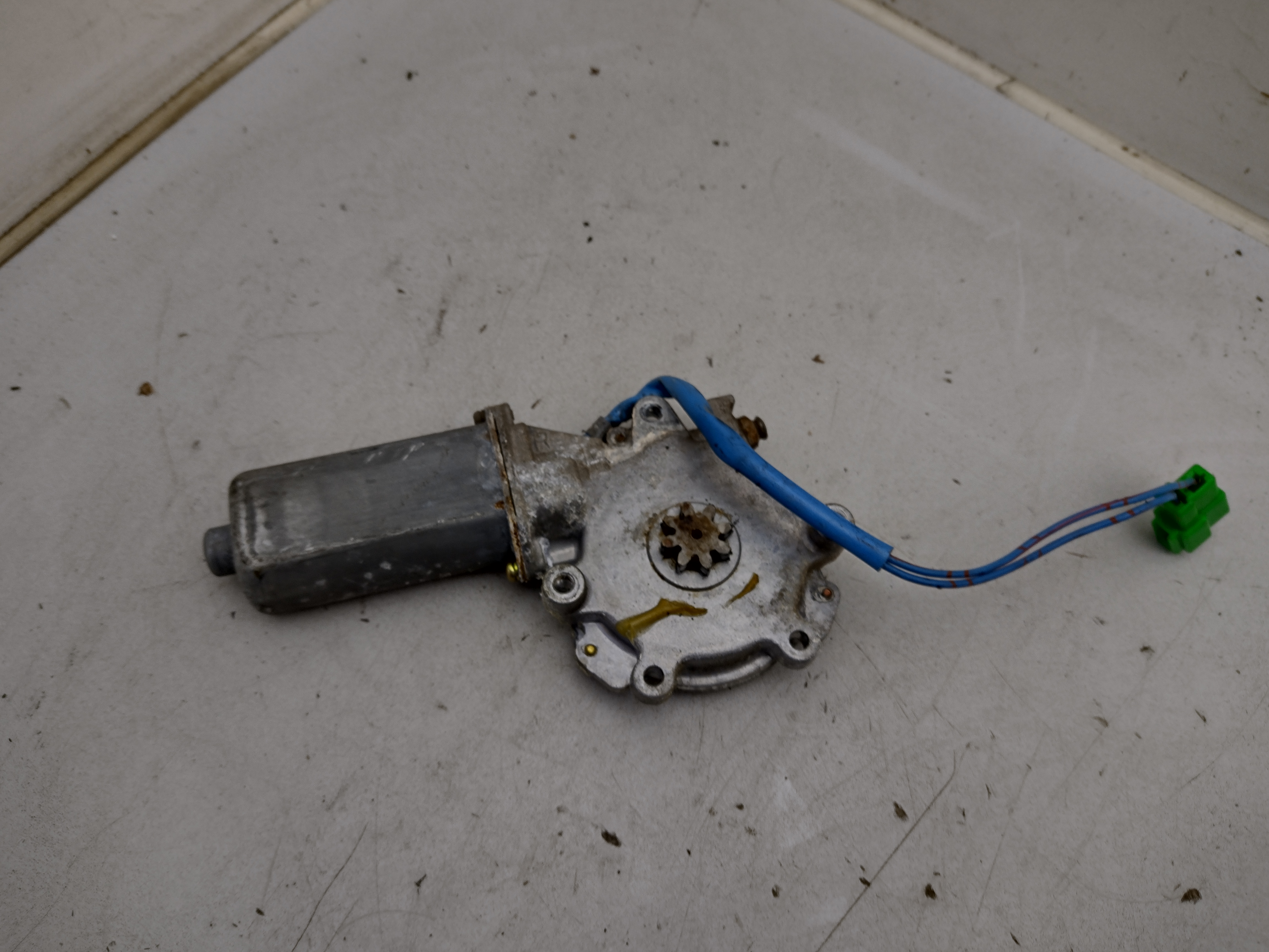 Fensterheber Motor vorne rechts von Subaru Impreza GC GF 93-00