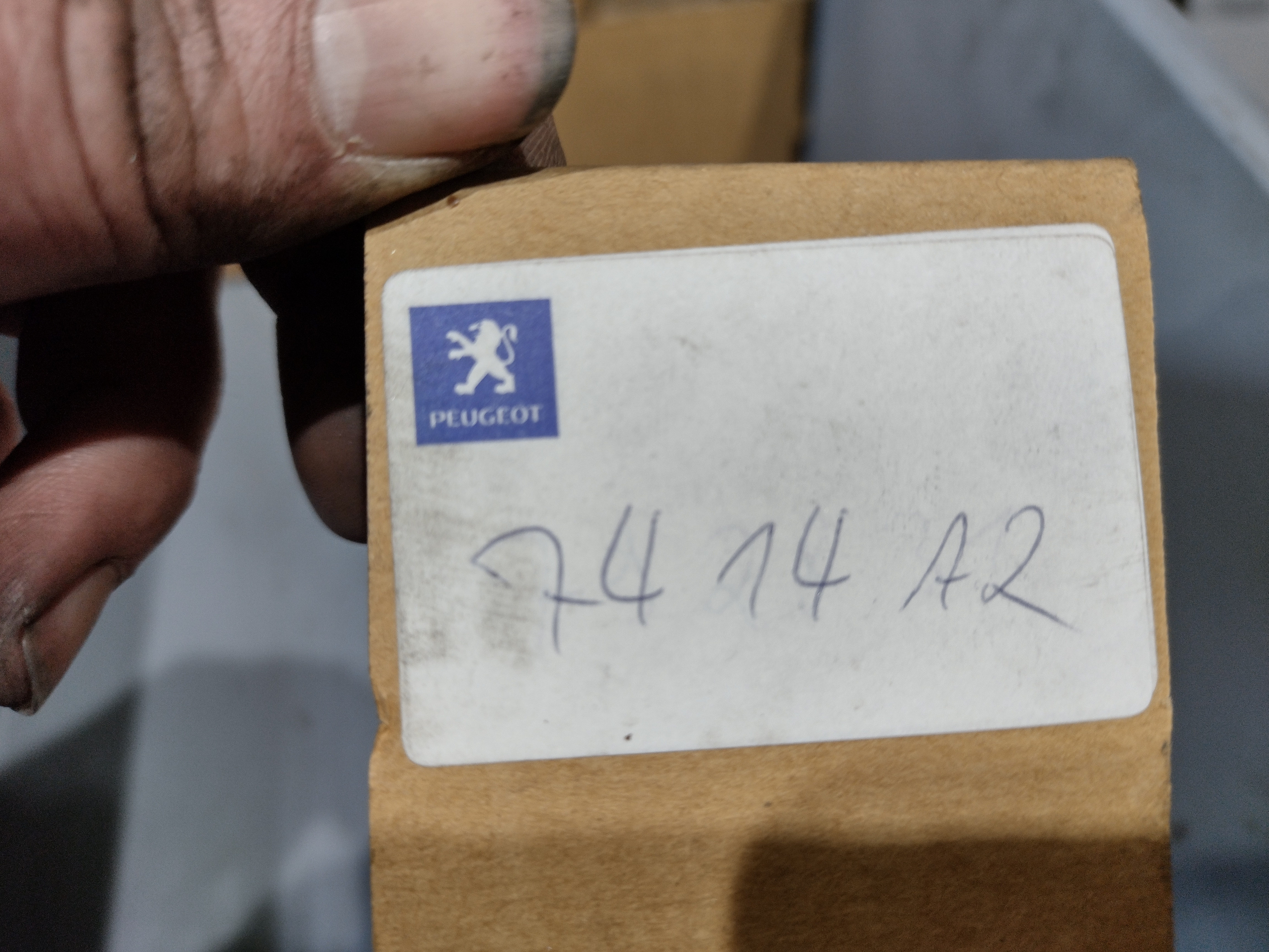 Peugeot Boxer / Citroen Jumper Klappe, Abdeckung, Abschlepphaken 7414A2 NEU NOS NEW