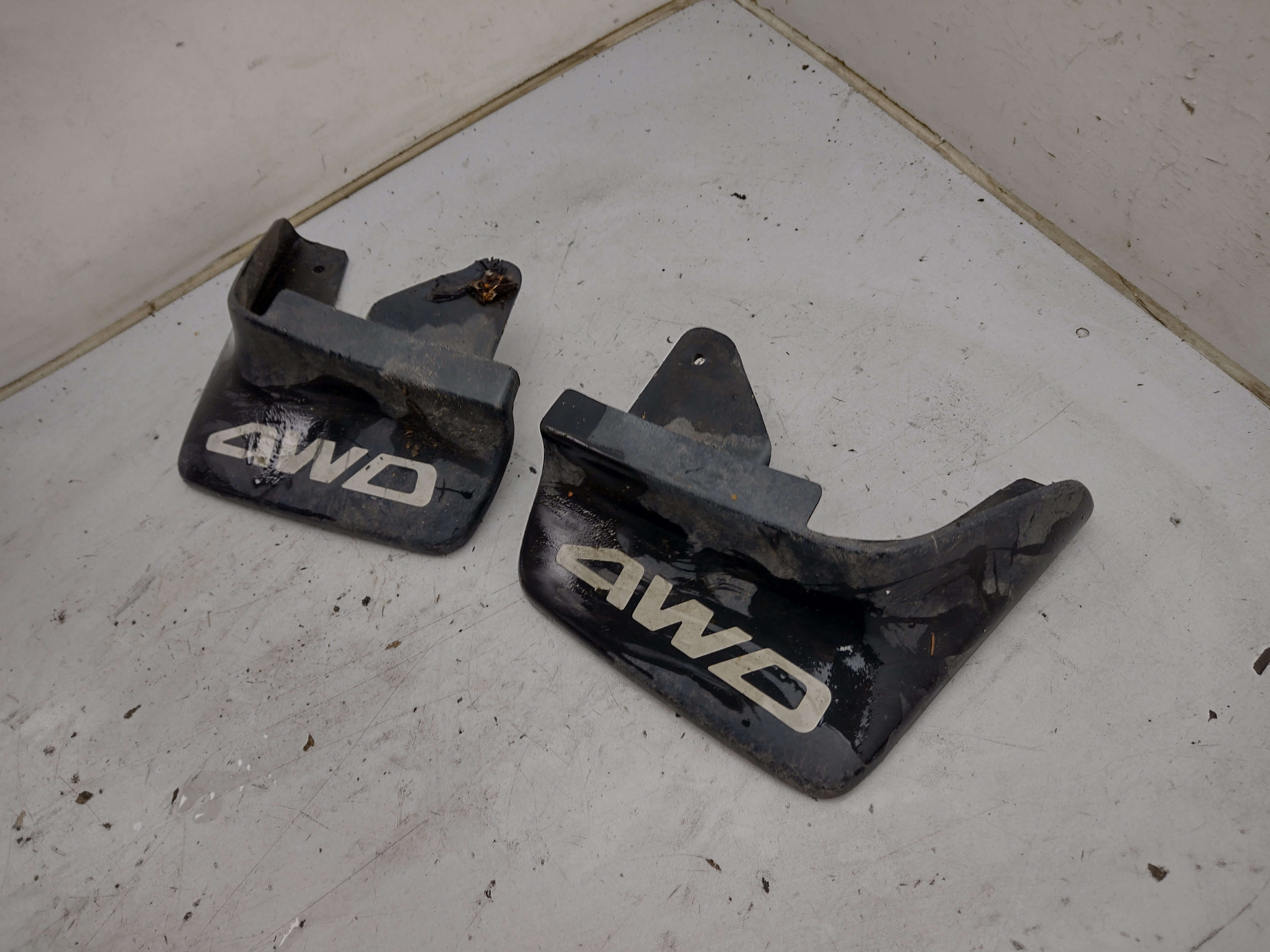 Mudflap Schmutzfänger hinten für Subaru Justy KAD 4WD