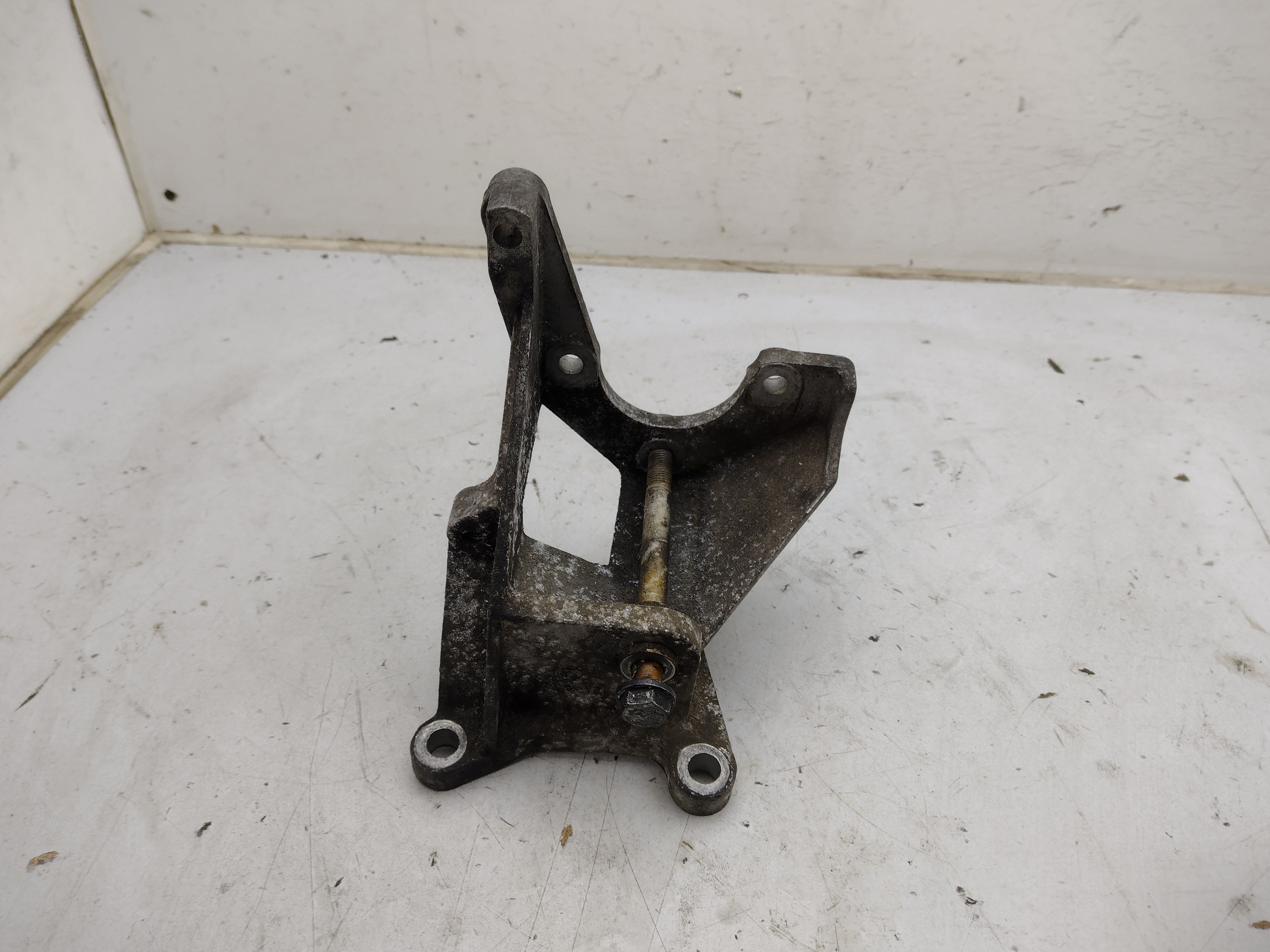 Servopumpenhalter für Subaru Outback H6 EZ30 98-03 BE BH