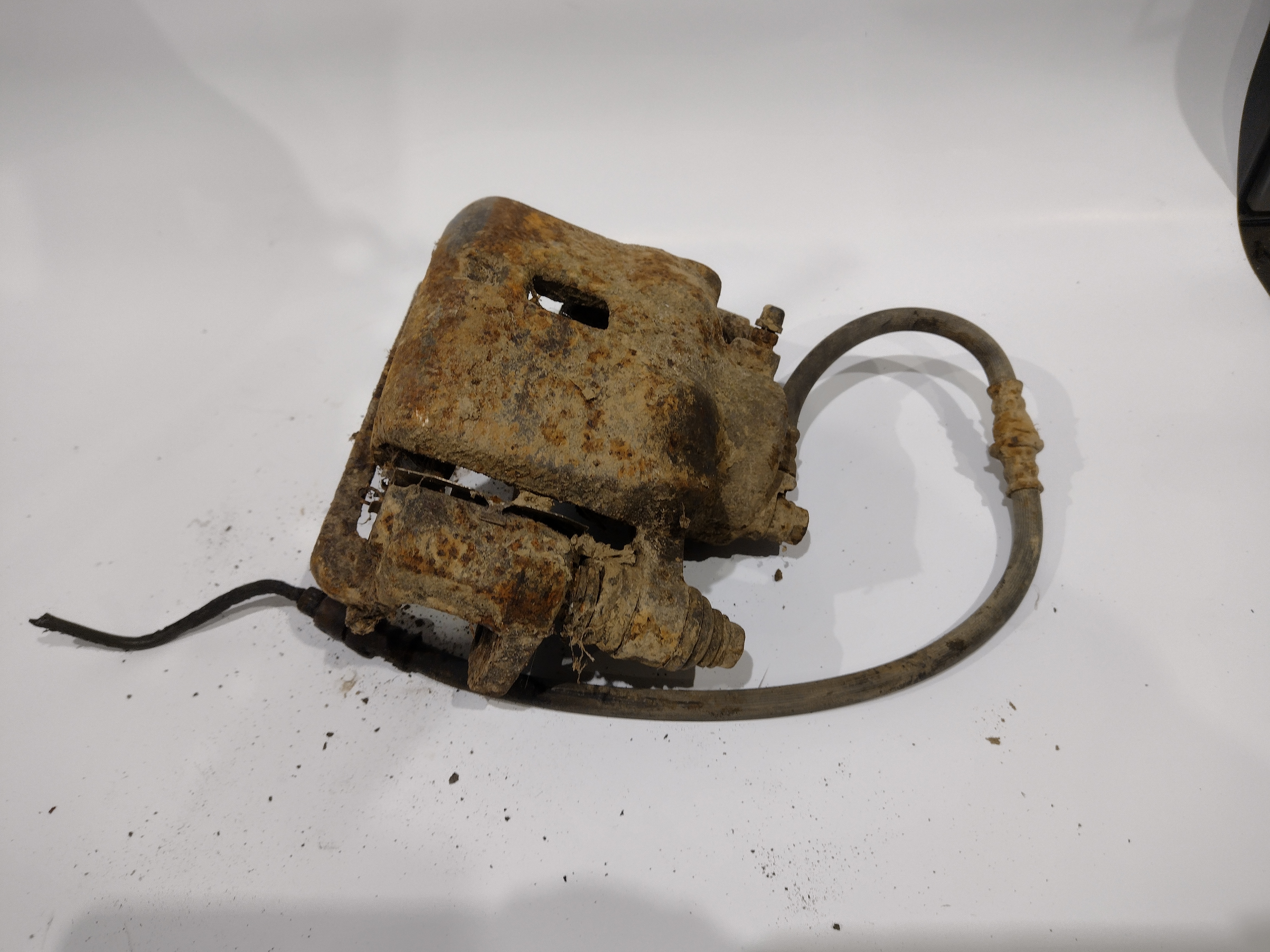 Bremssattel mit Halter vorne links SUBARU Legacy BD BG IMPREZA GC GF  Forester SF