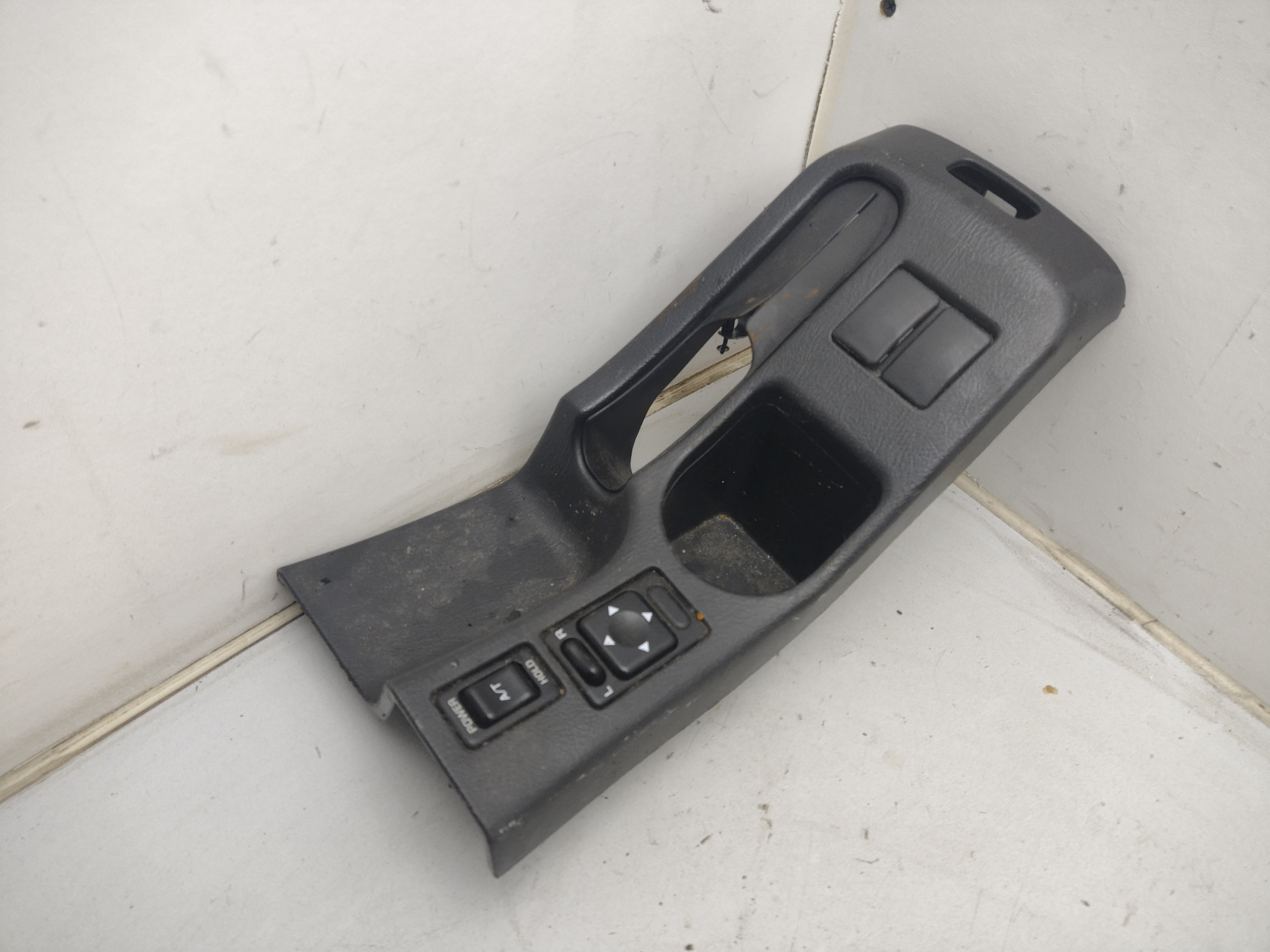 Mittelkonsole mit Spiegelverstellung von Subaru Impreza GD GG Newage Bugeye