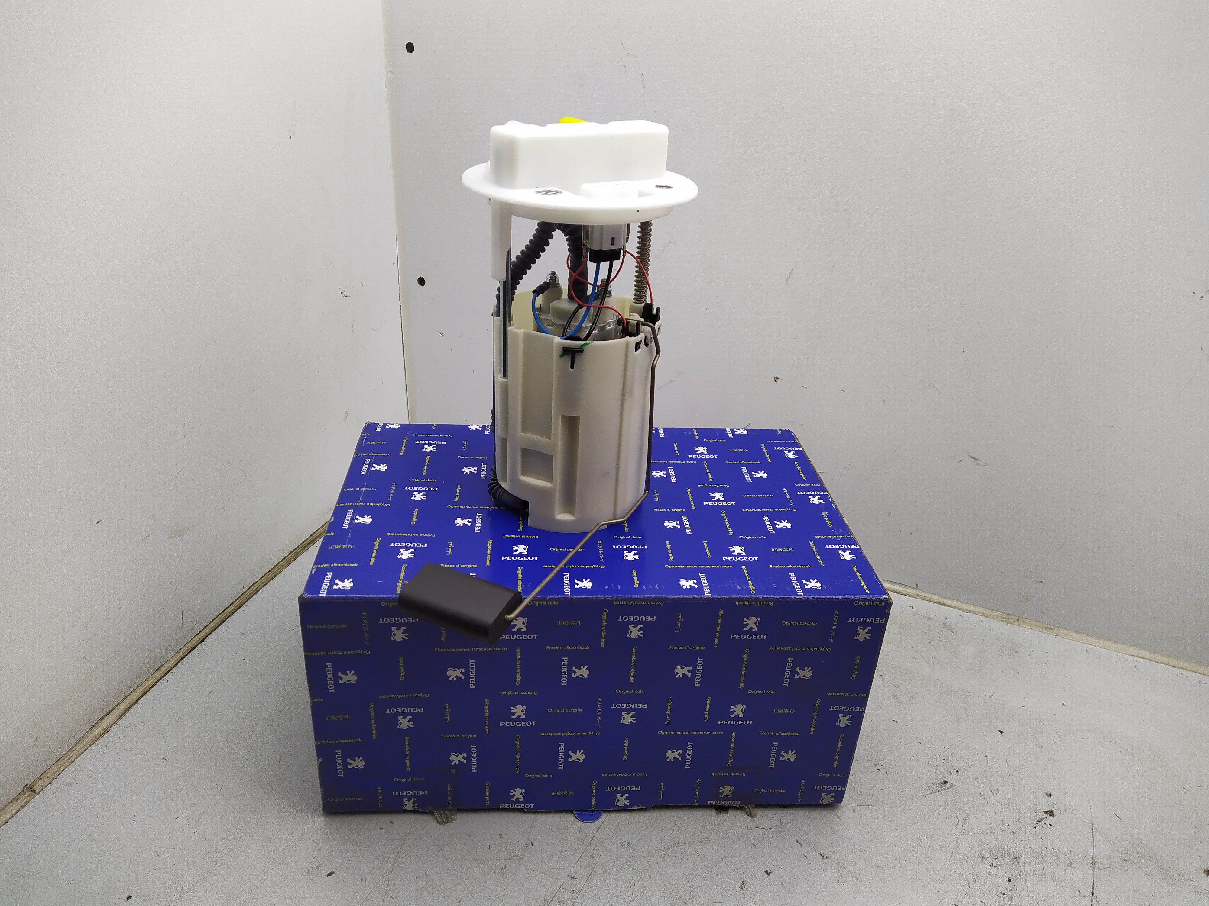Peugeot 1525Z3 Kraftstoffpumpe mit Geber NEU NOS NEW 