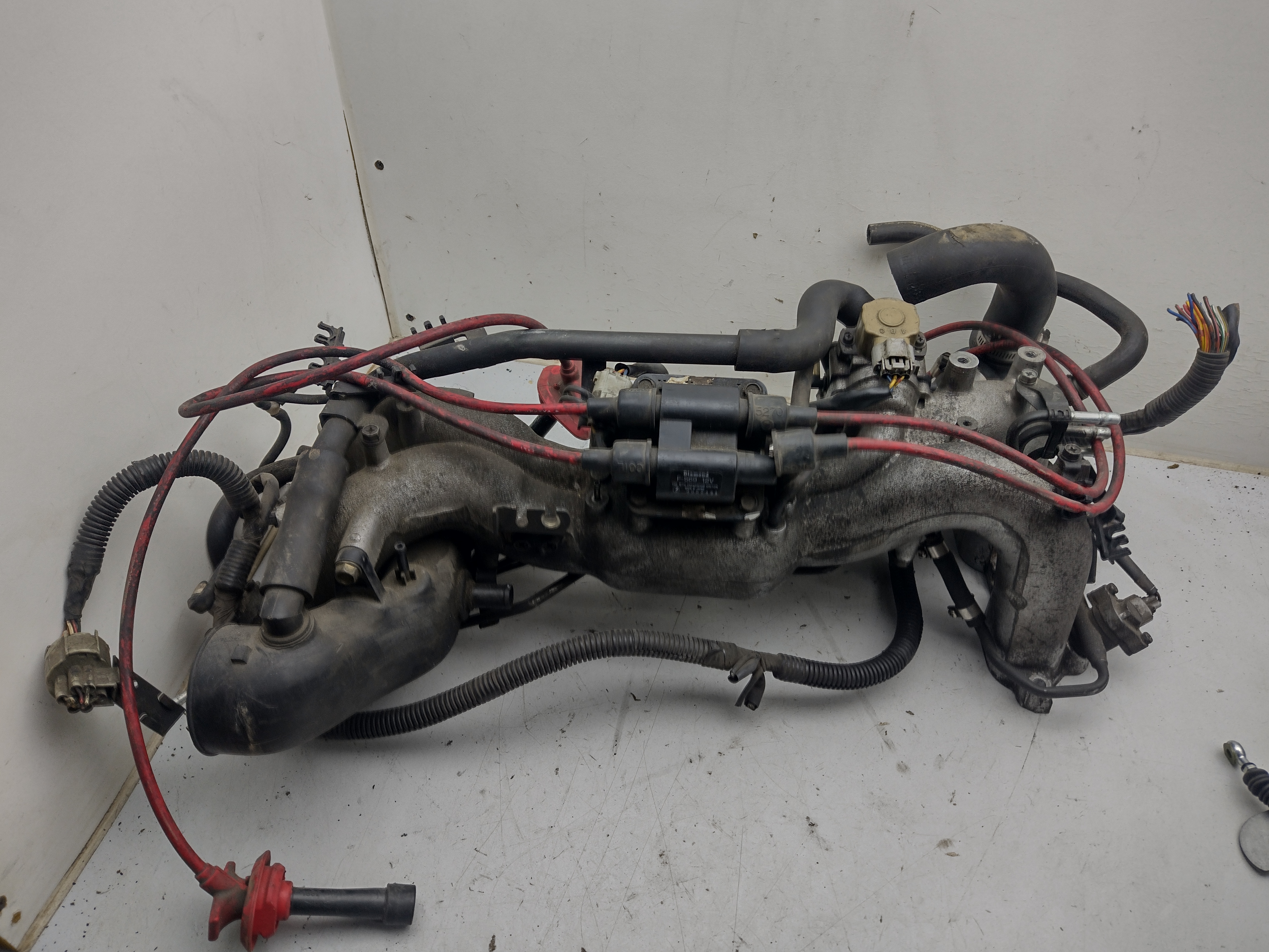 Ansaugbrücke mit Inlet Drosselklappe Einspritzdüsen Zündspule kabelbaum für Subaru Impreza GT 96-98 EJ20K