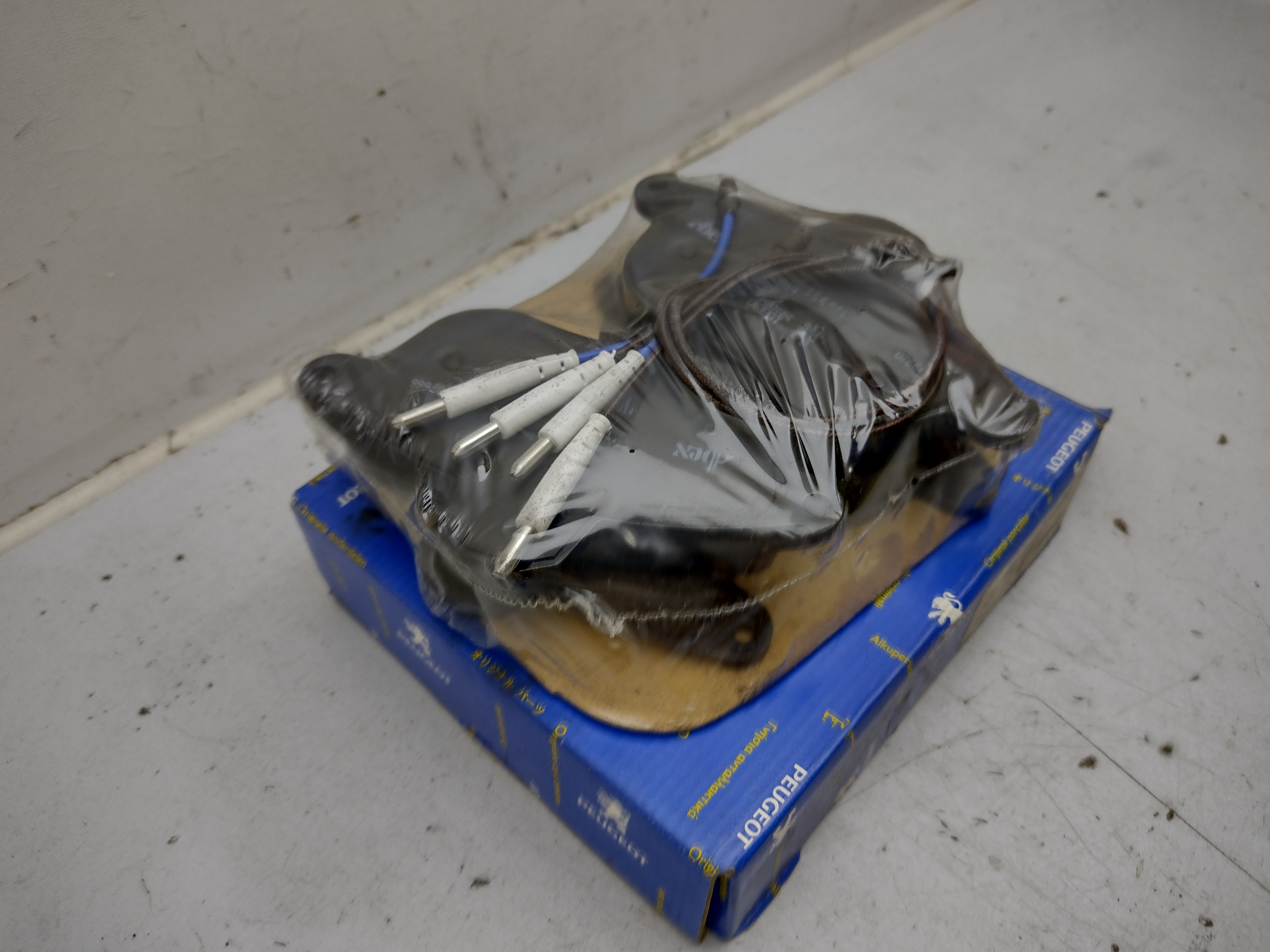 Peugeot 605 Bremsbelagsatz, Scheibenbremse vorne 425190 NOS NEW OEM