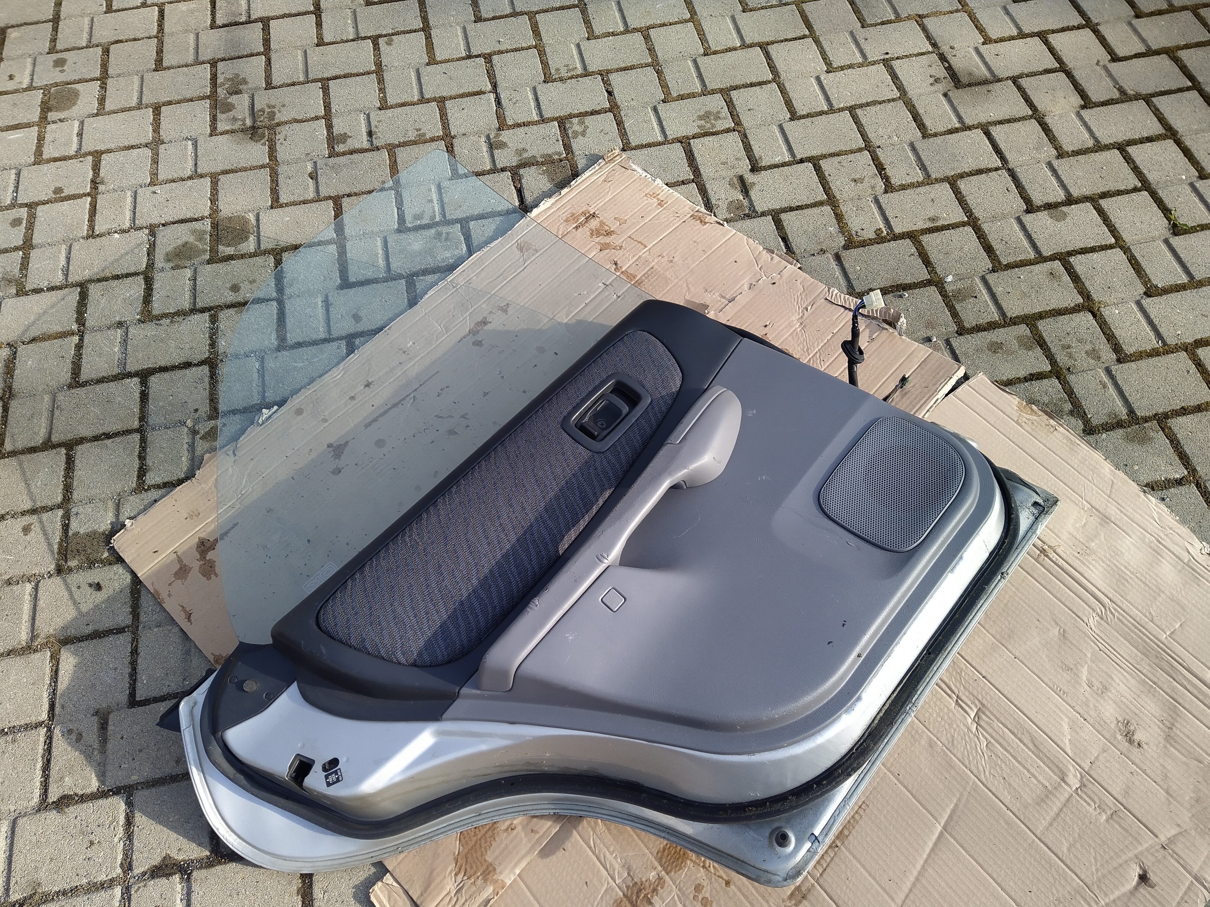 Tür Seitentür hinten links silber von Subaru Impreza GC GF 92-00