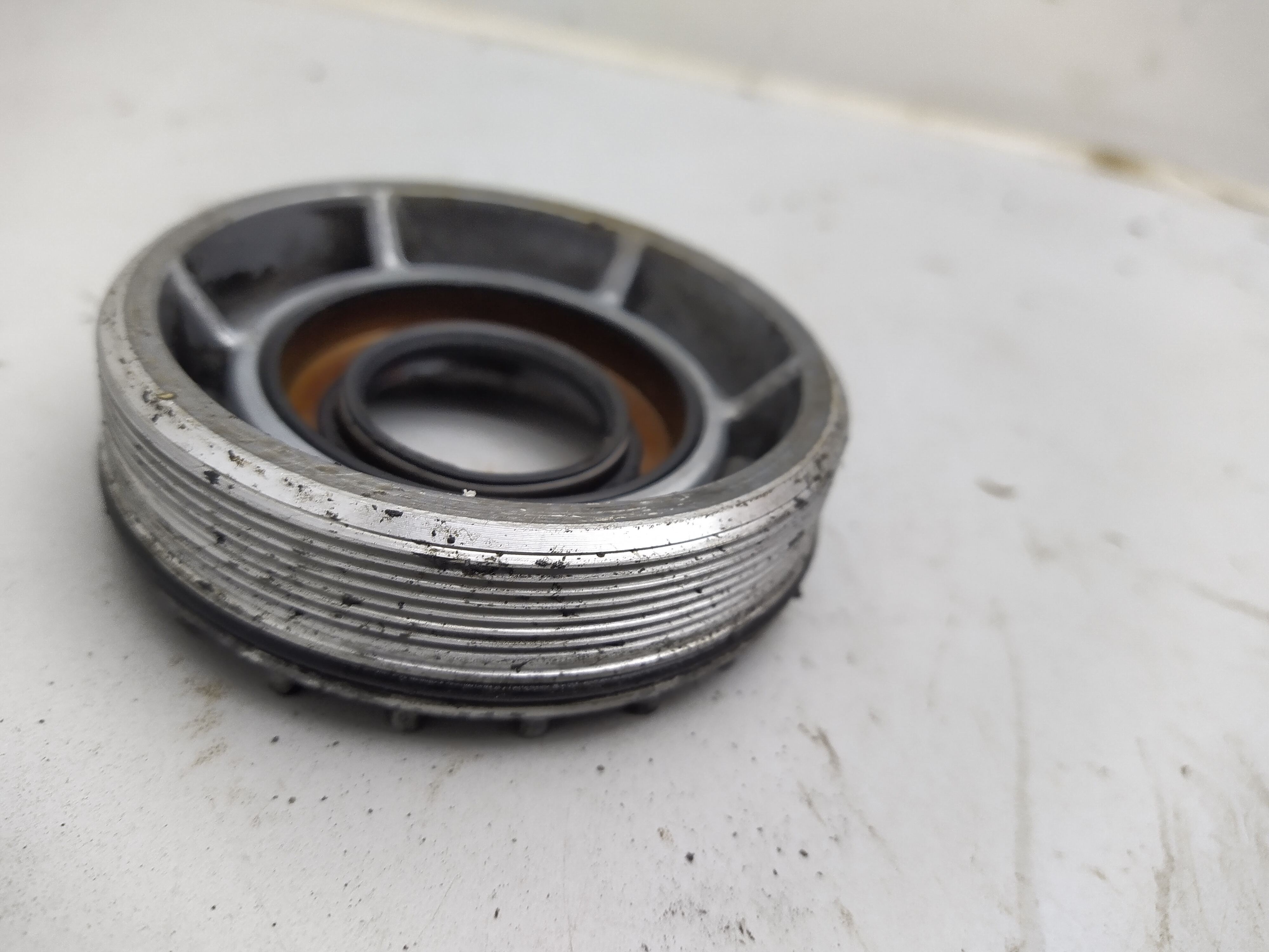 Deckel Verschluss Simmerring zu Antriebswellen von SUBARU TY752 ALLRAD Getriebe