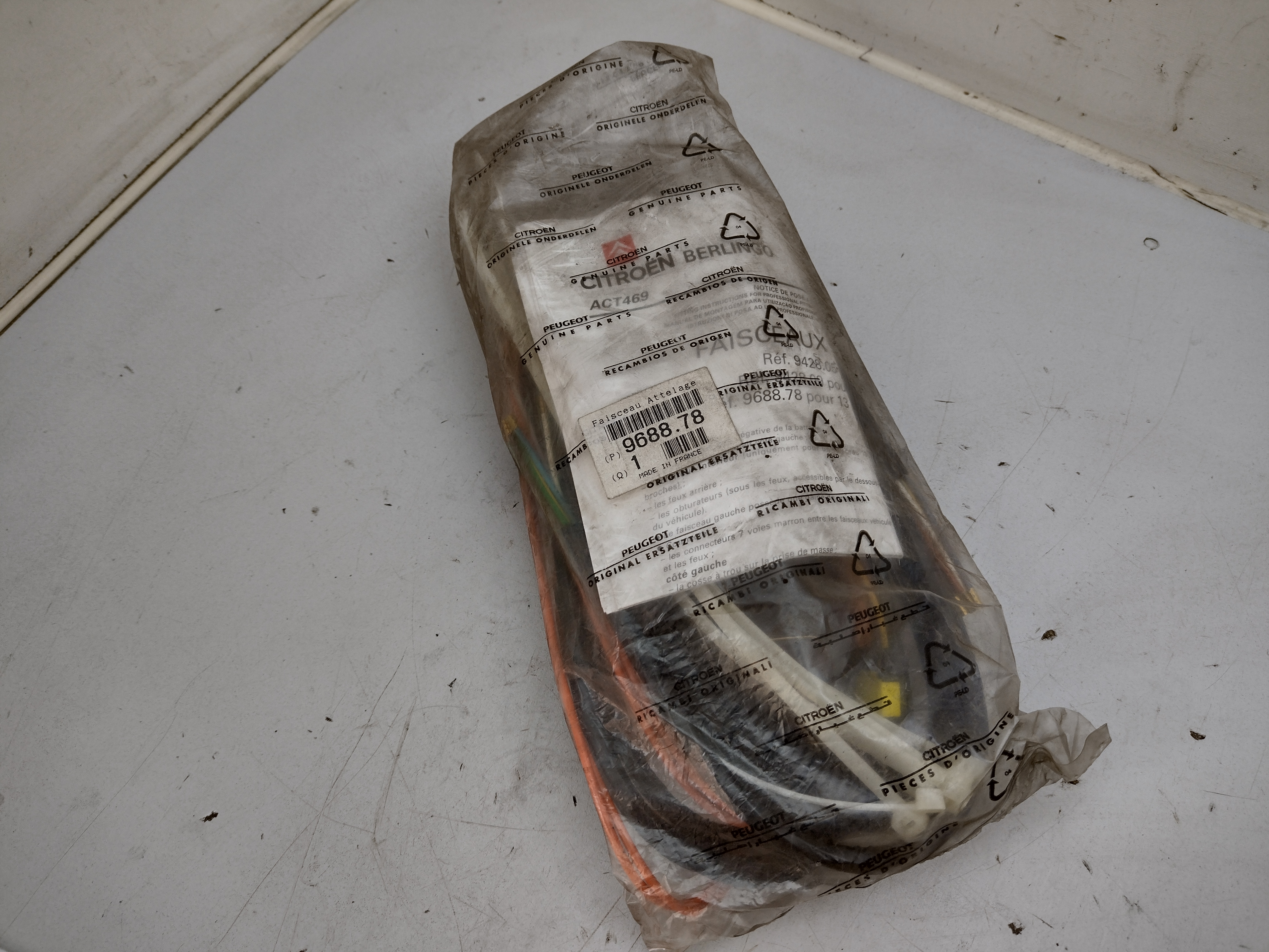 Peugeot PARTNER / Citroen Berlingo Elektrosatz, Anhängevorrichtung 968878 NOS NEW OEM