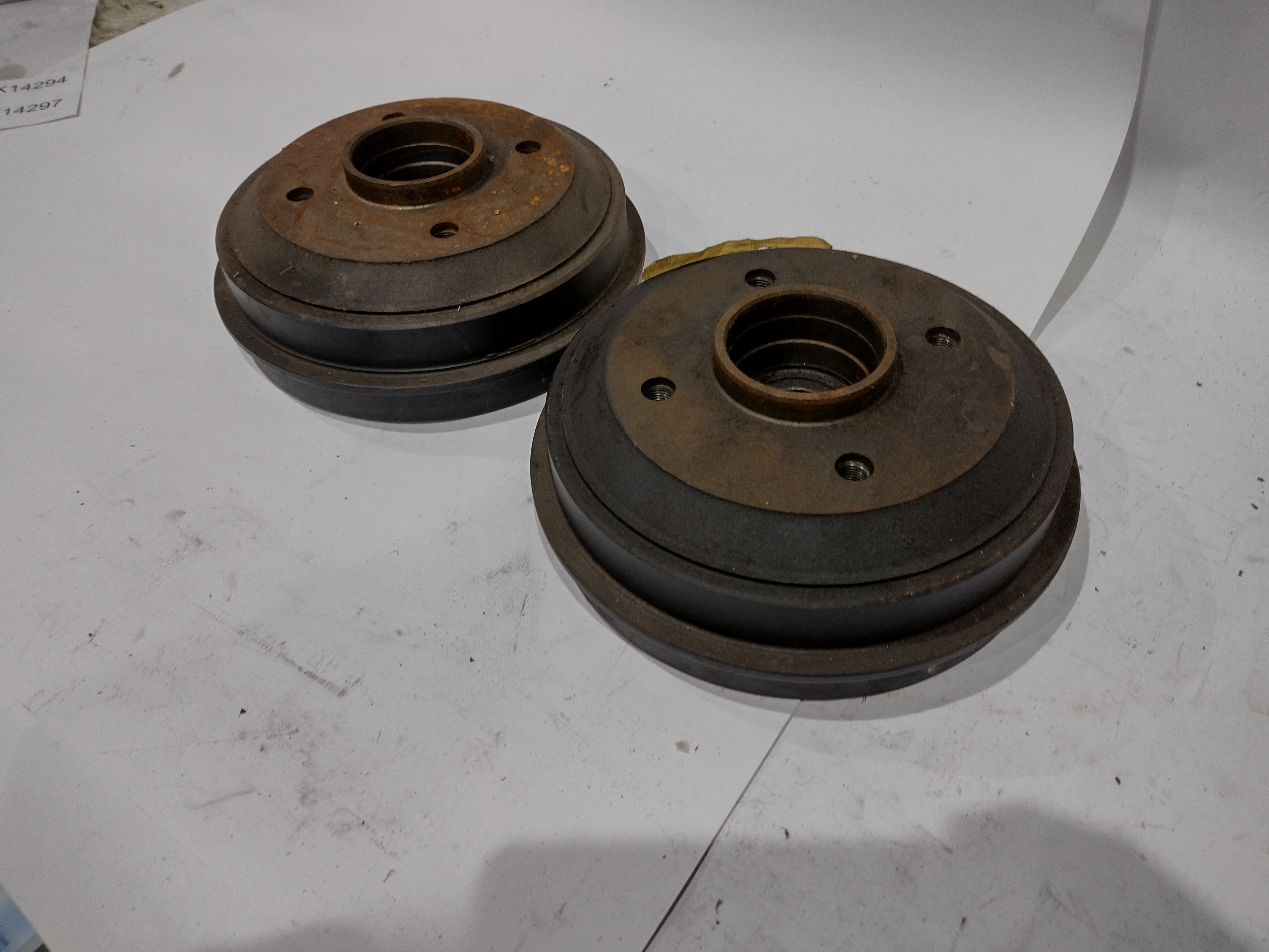 Peugeot / Citroen Satz Bremstrommel (Bendix/Bosch/Girling) 424732 NEU NOS NEW