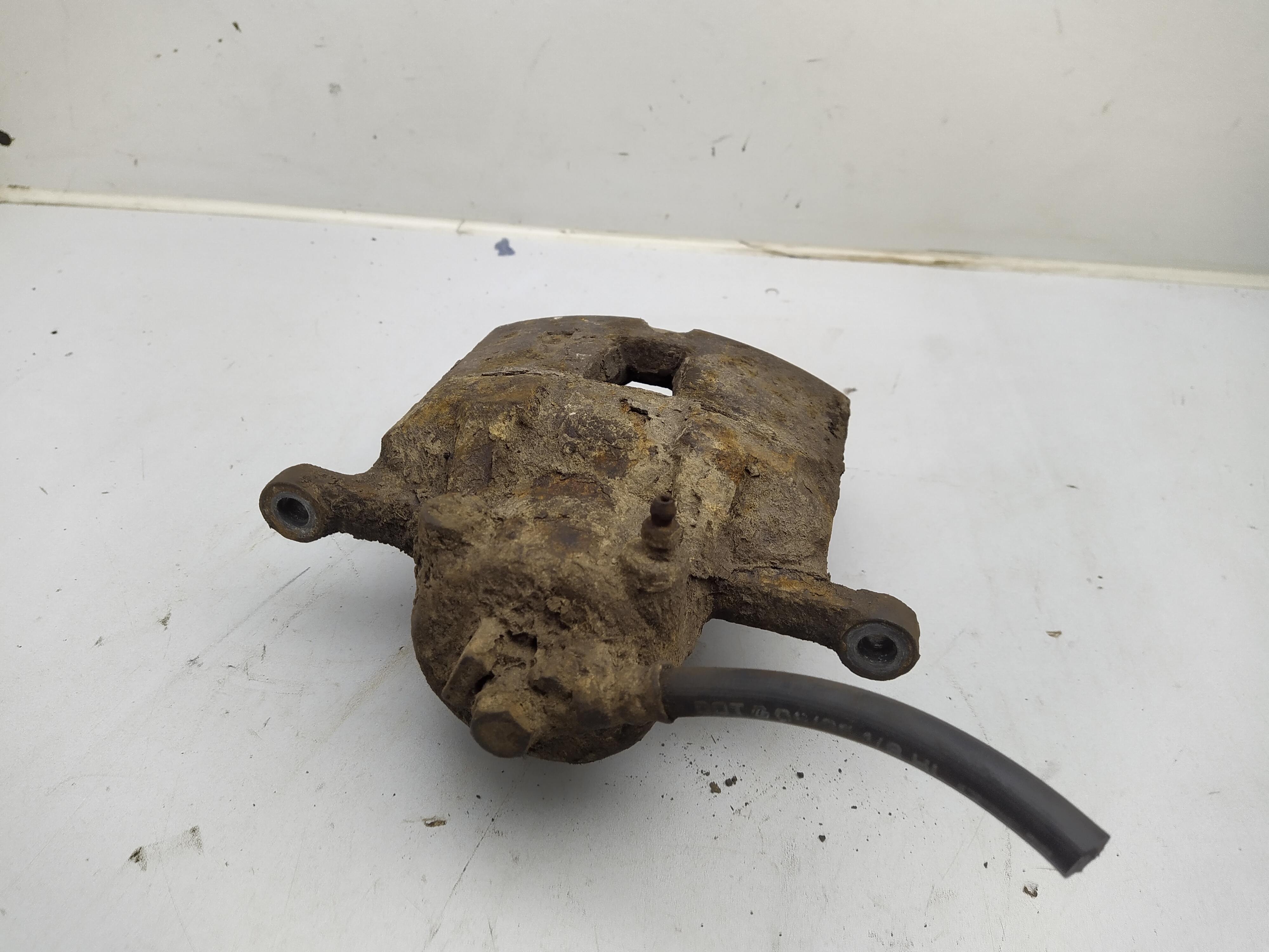 Bremssattel vorne links SUBARU IMPREZA GC GF Forester SF Legacy BD BG