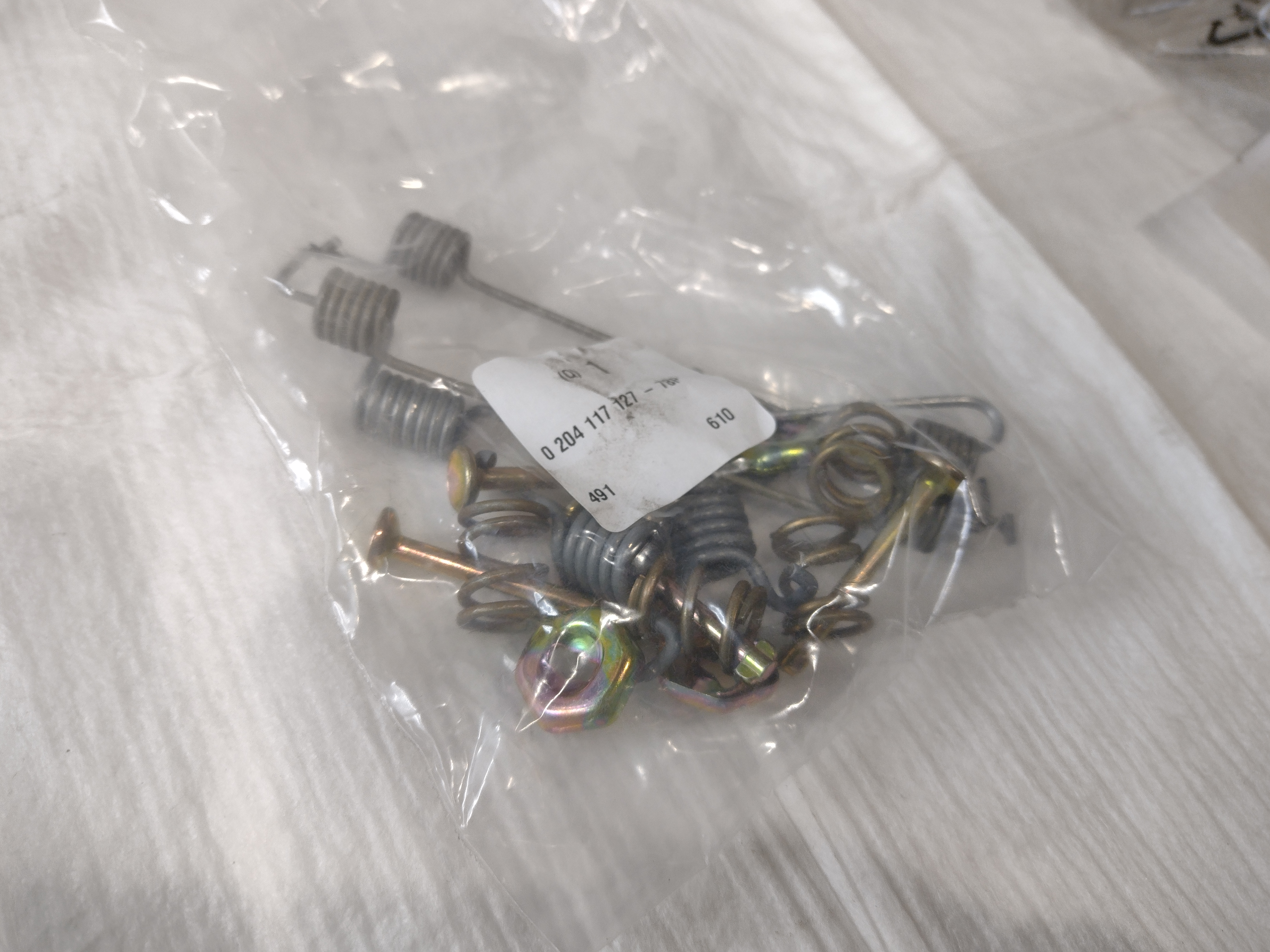 Peugeot 106 / Citroen SAXO Satz Bremsfedern Hinterachse 430840 NEU NOS NEW