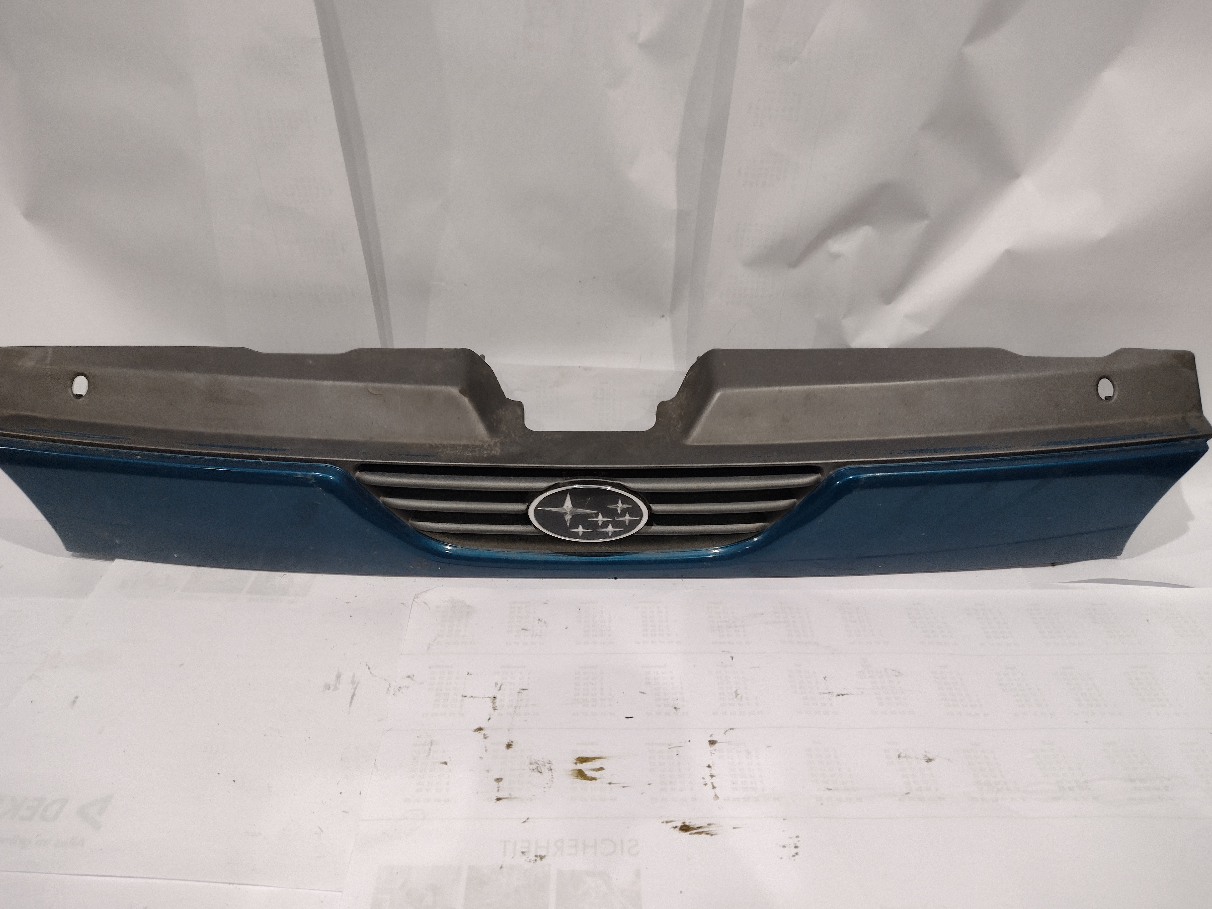 Kühlergrill blau mit Emblem für Subaru Impreza GC GF 93-97