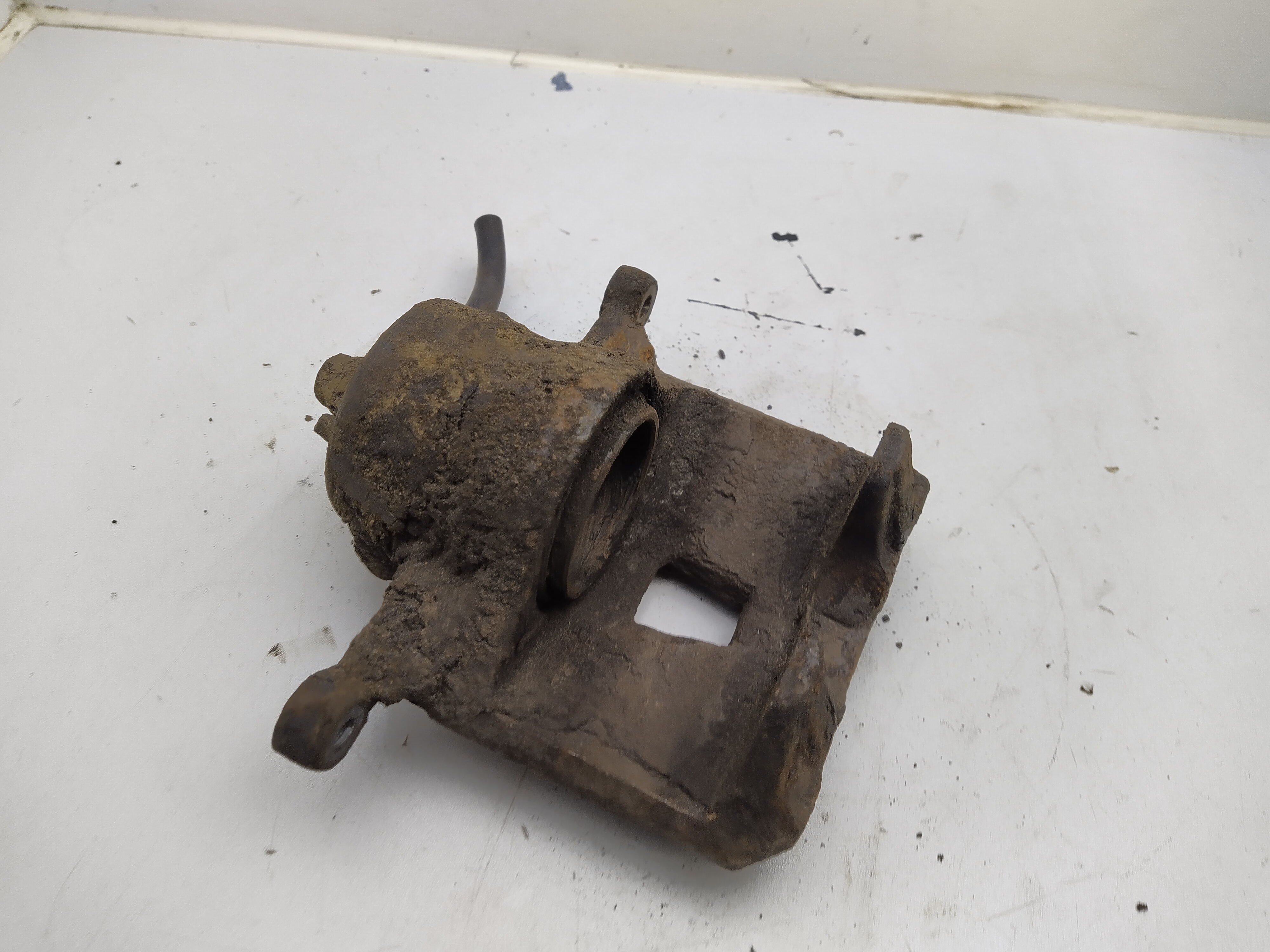 Bremssattel vorne links SUBARU IMPREZA GC GF Forester SF Legacy BD BG