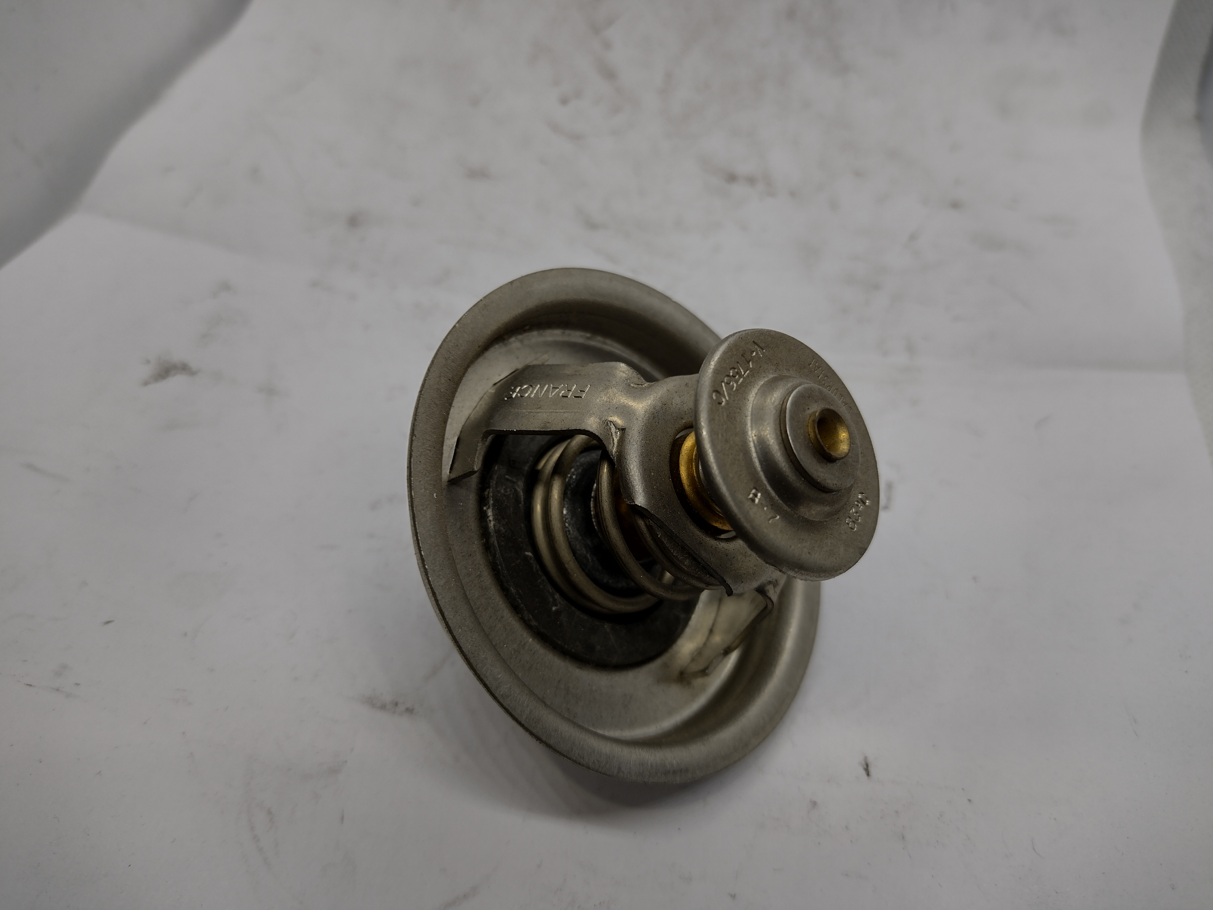 Peugeot / Citroen 83°C Thermostat 133825 NEU NOS NEW