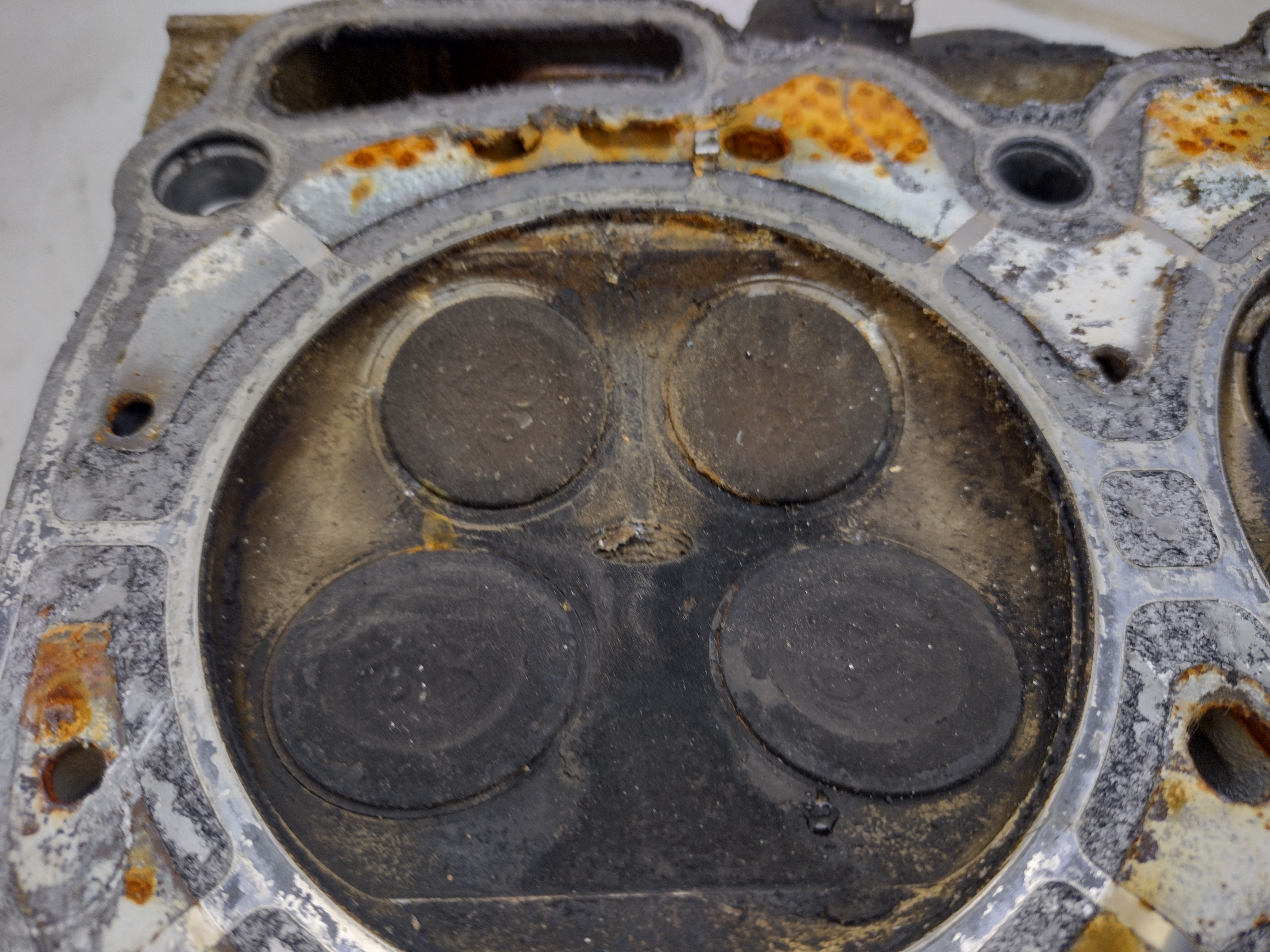 Zylinderkopfe Links für Subaru Impreza GC GF 116PS