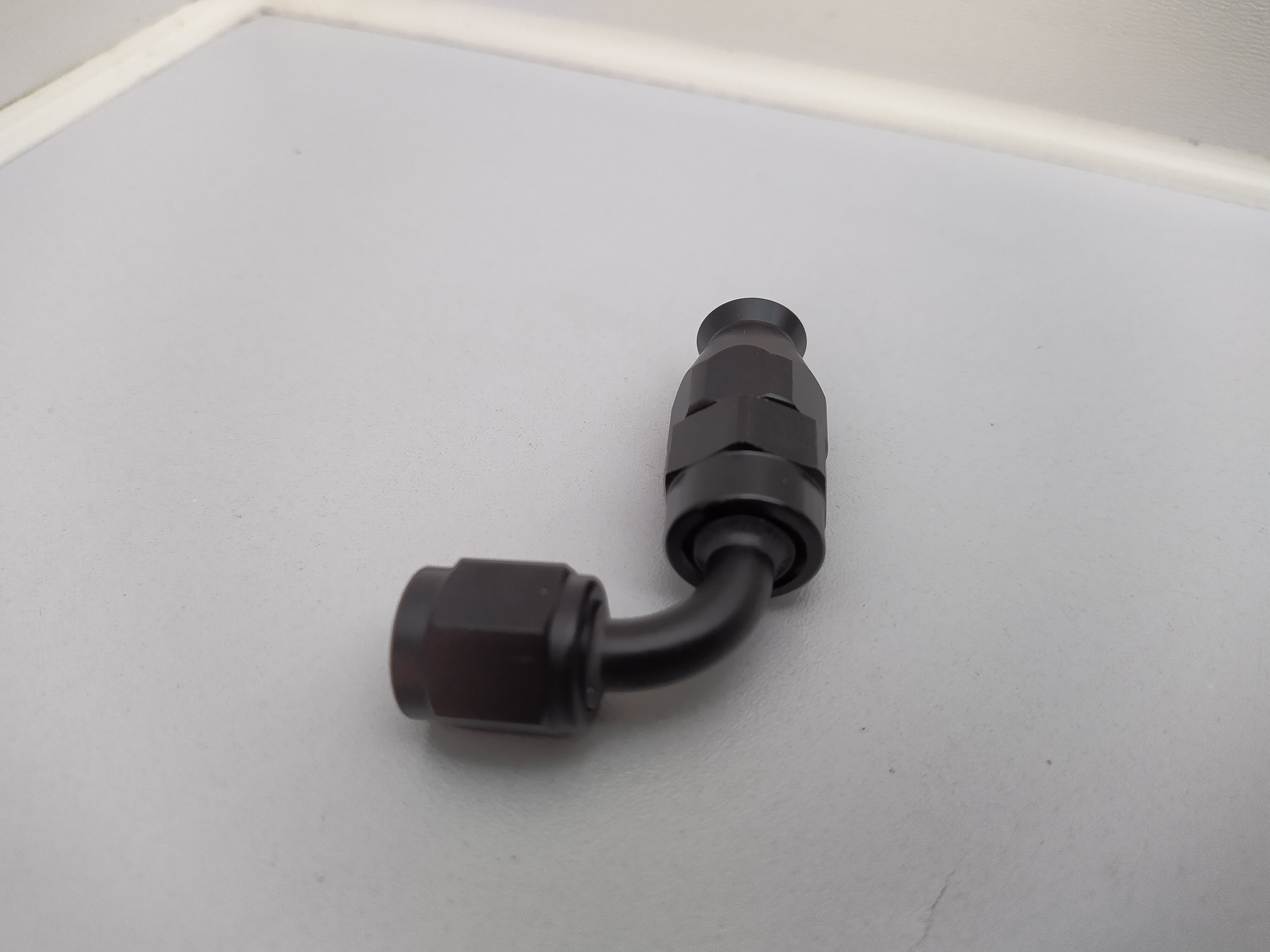 PTFE Alu-Fitting schwarz AN4 Dash 4 90°