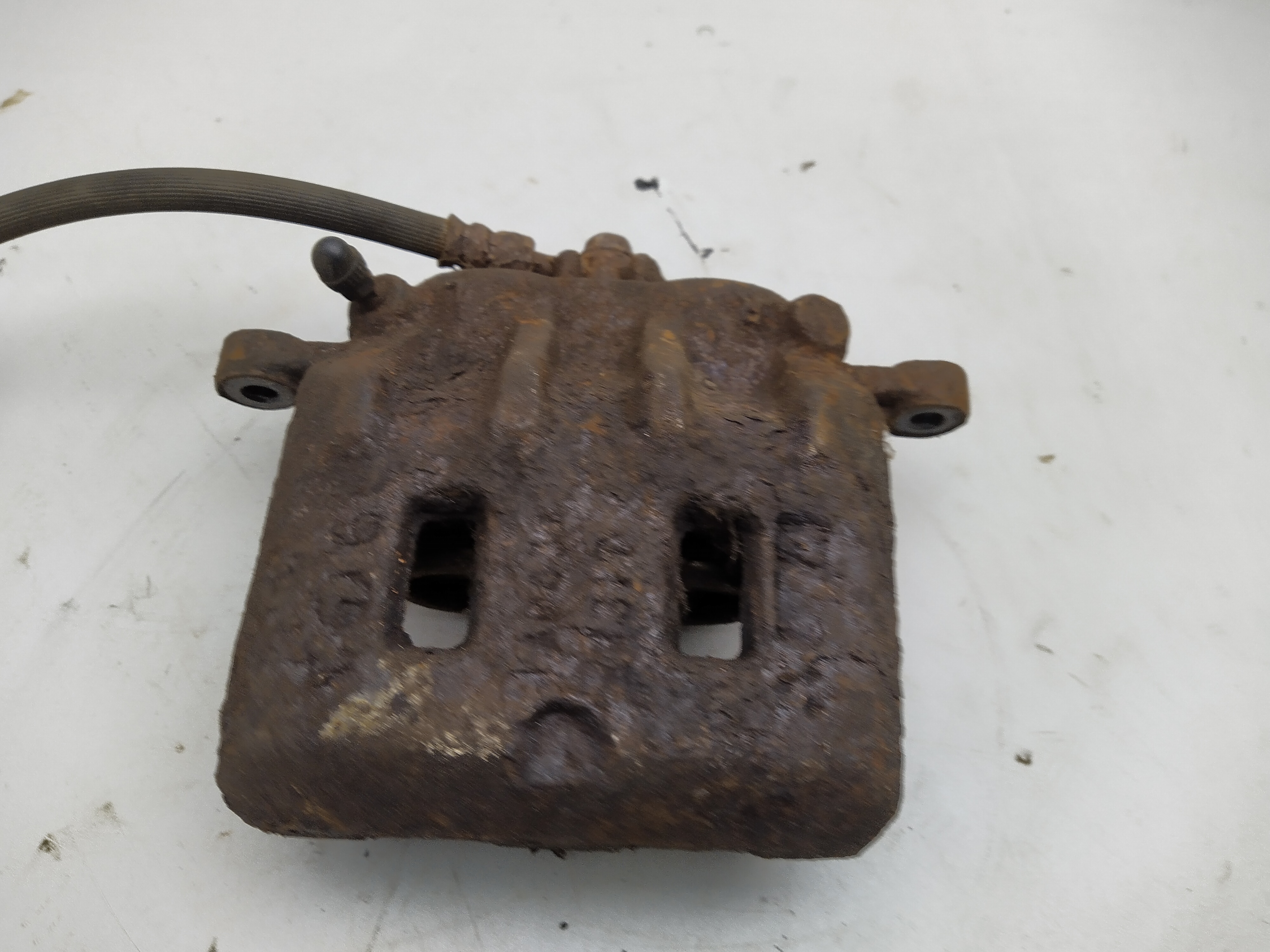 2 Kolben Bremssattel vorne links SUBARU LEGACY 3 BE BH 2.5l 3.0l Turbo