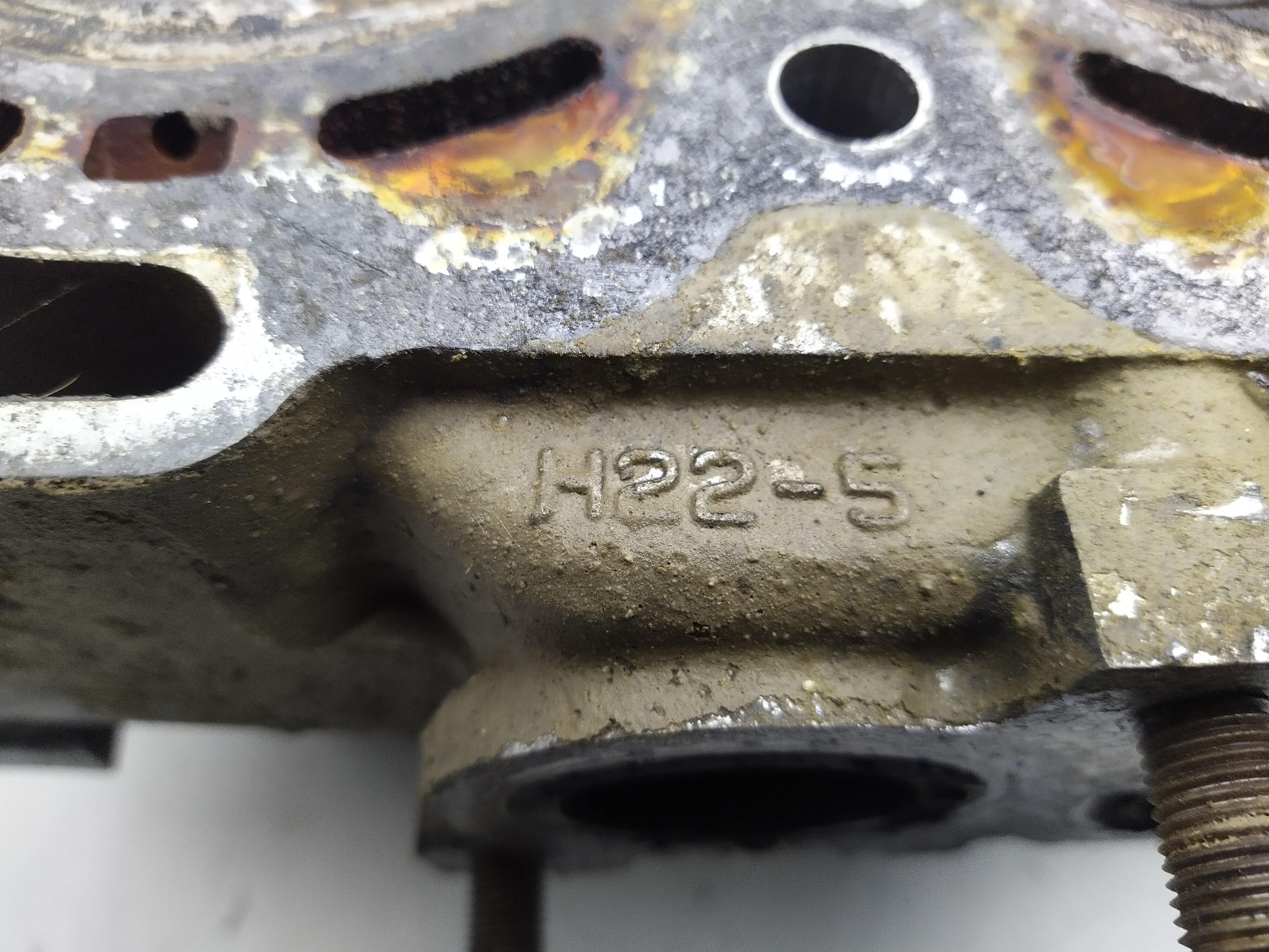 Paar Zylinderköpfe Subaru Legacy 1 BC BJF 2.2 2,2 EJ22 137PS
