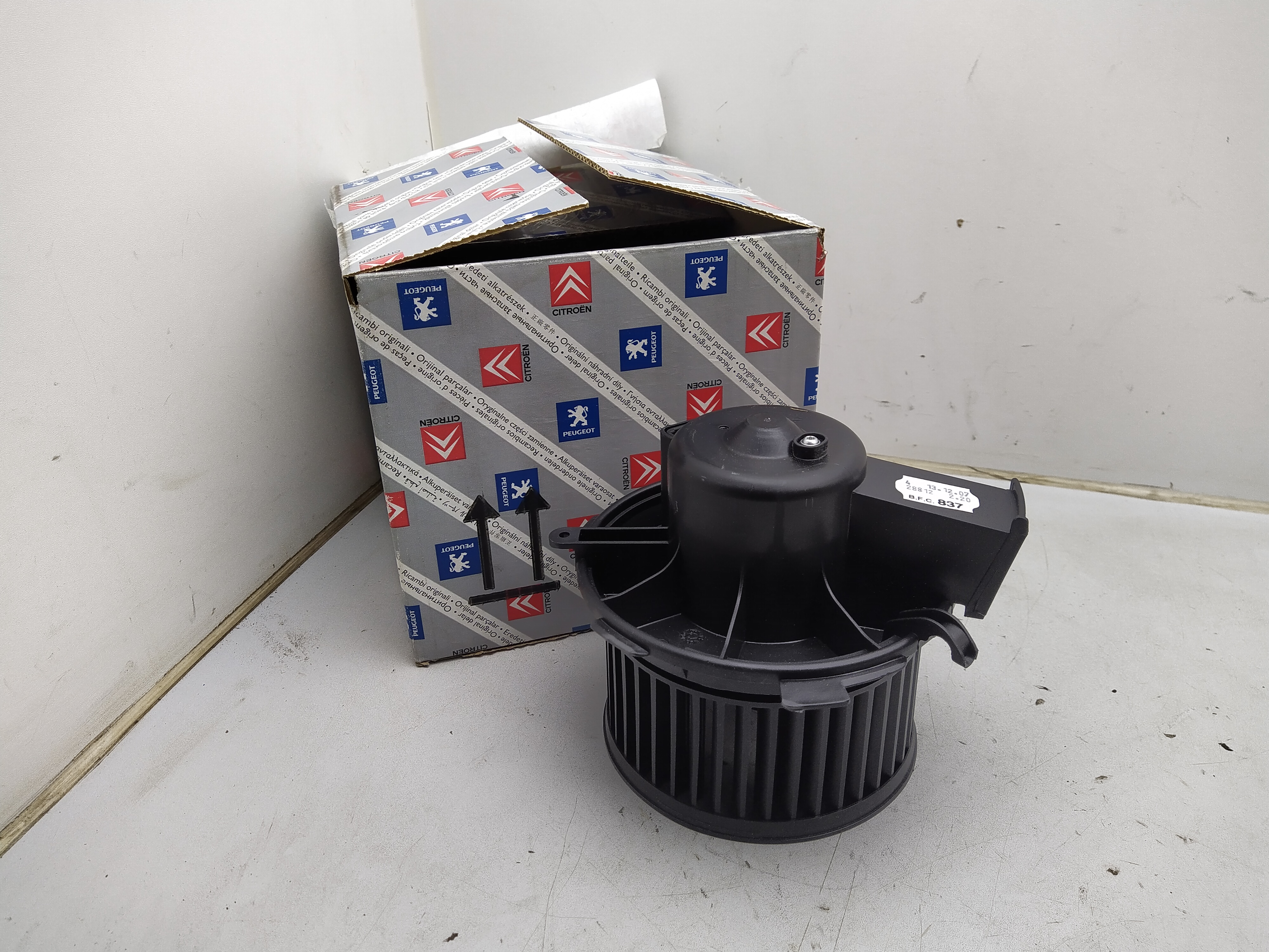 Peugeot 206 206+ GEBLÄSEMOTOR 6441J9 NEU NOS NEW