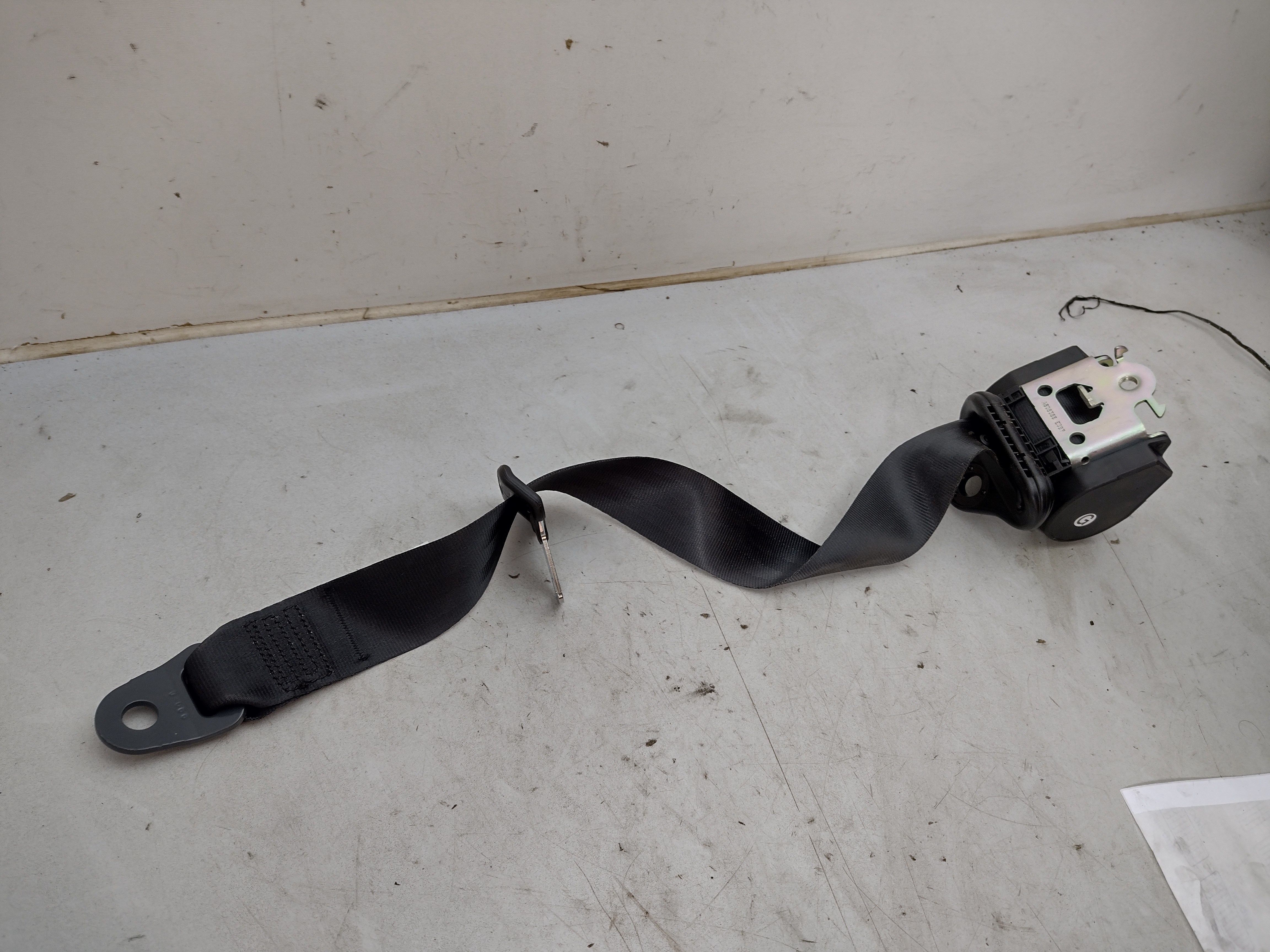 Peugeot 206 Sicherheitsgurt hinten links 8974HW NOS NEW OEM