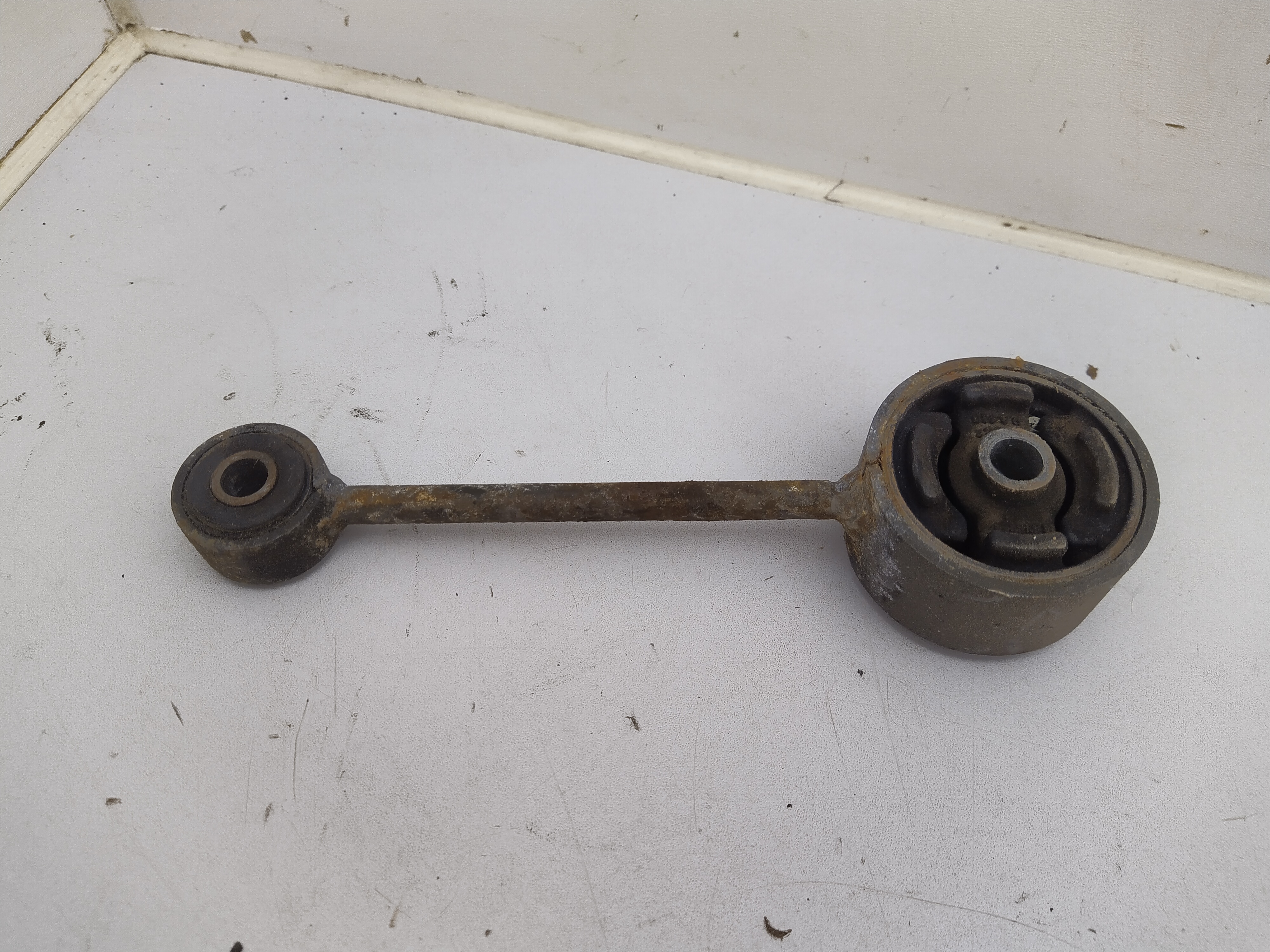 Getriebe Drehmomentstütze Lager von Subaru Legacy 1 BC BJF