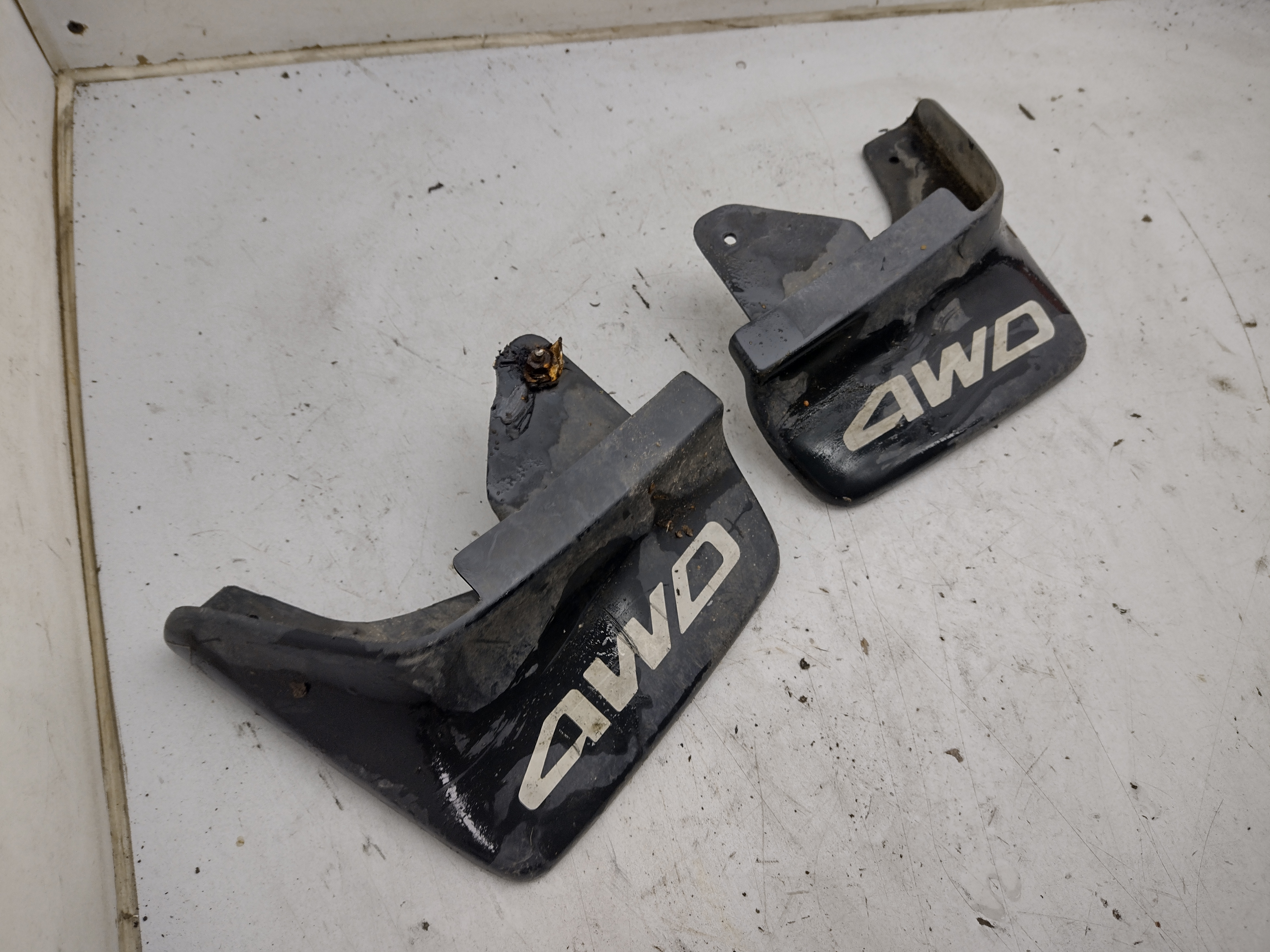 Mudflap Schmutzfänger hinten für Subaru Justy KAD 4WD