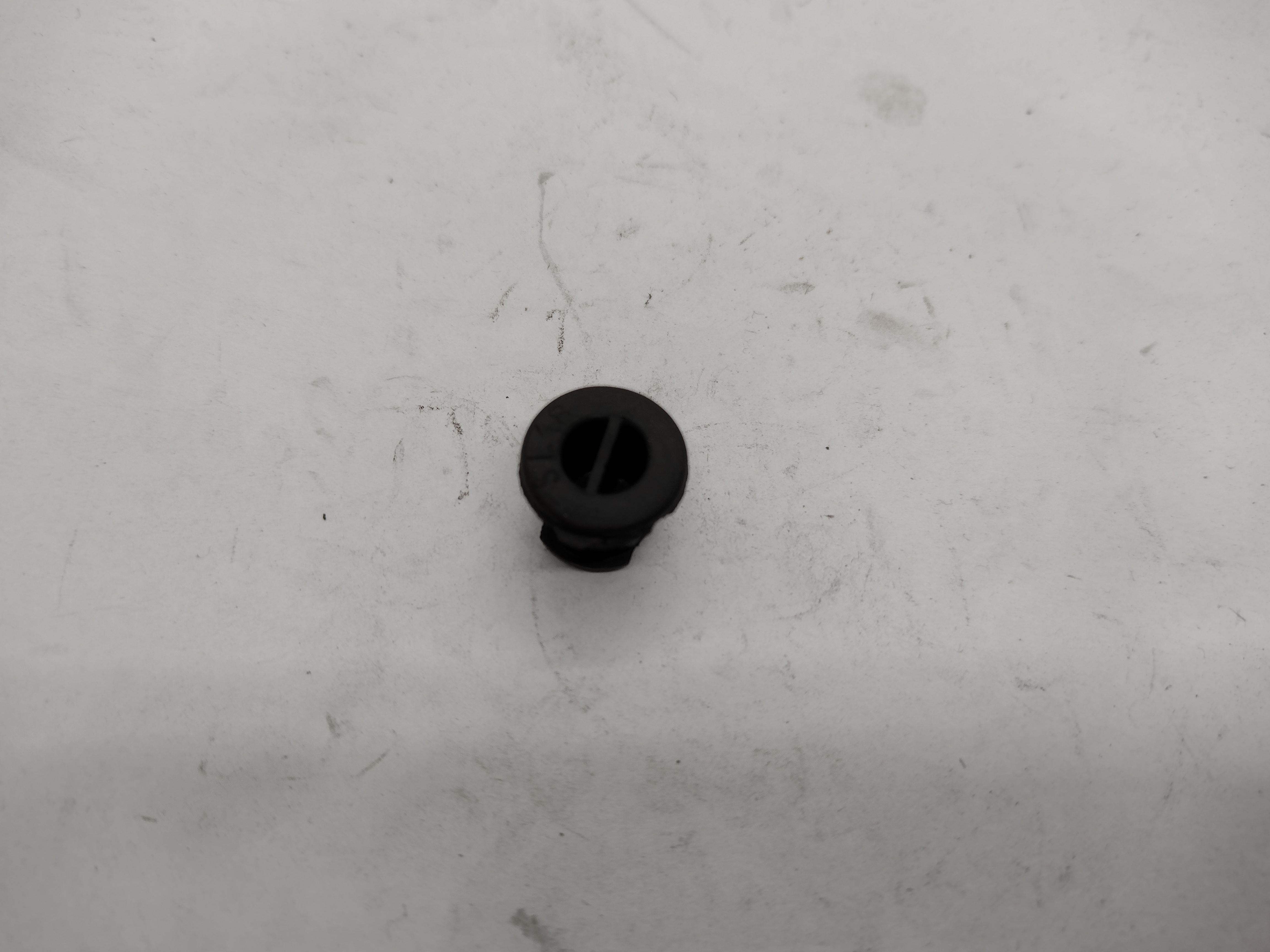 Peugeot Abdeckkappe, Schraube 422313 NEU NOS NEW