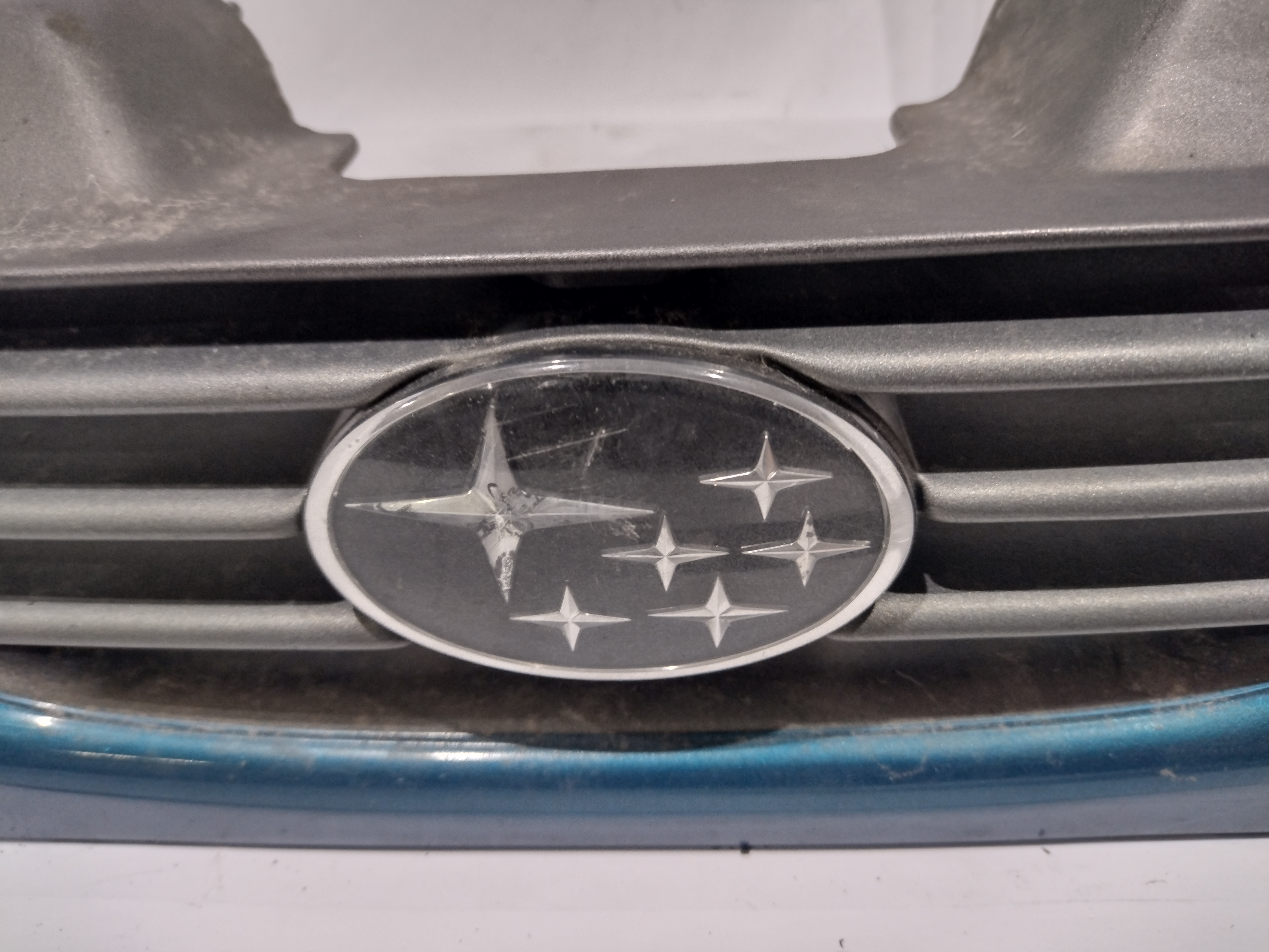 Kühlergrill blau mit Emblem für Subaru Impreza GC GF 93-97