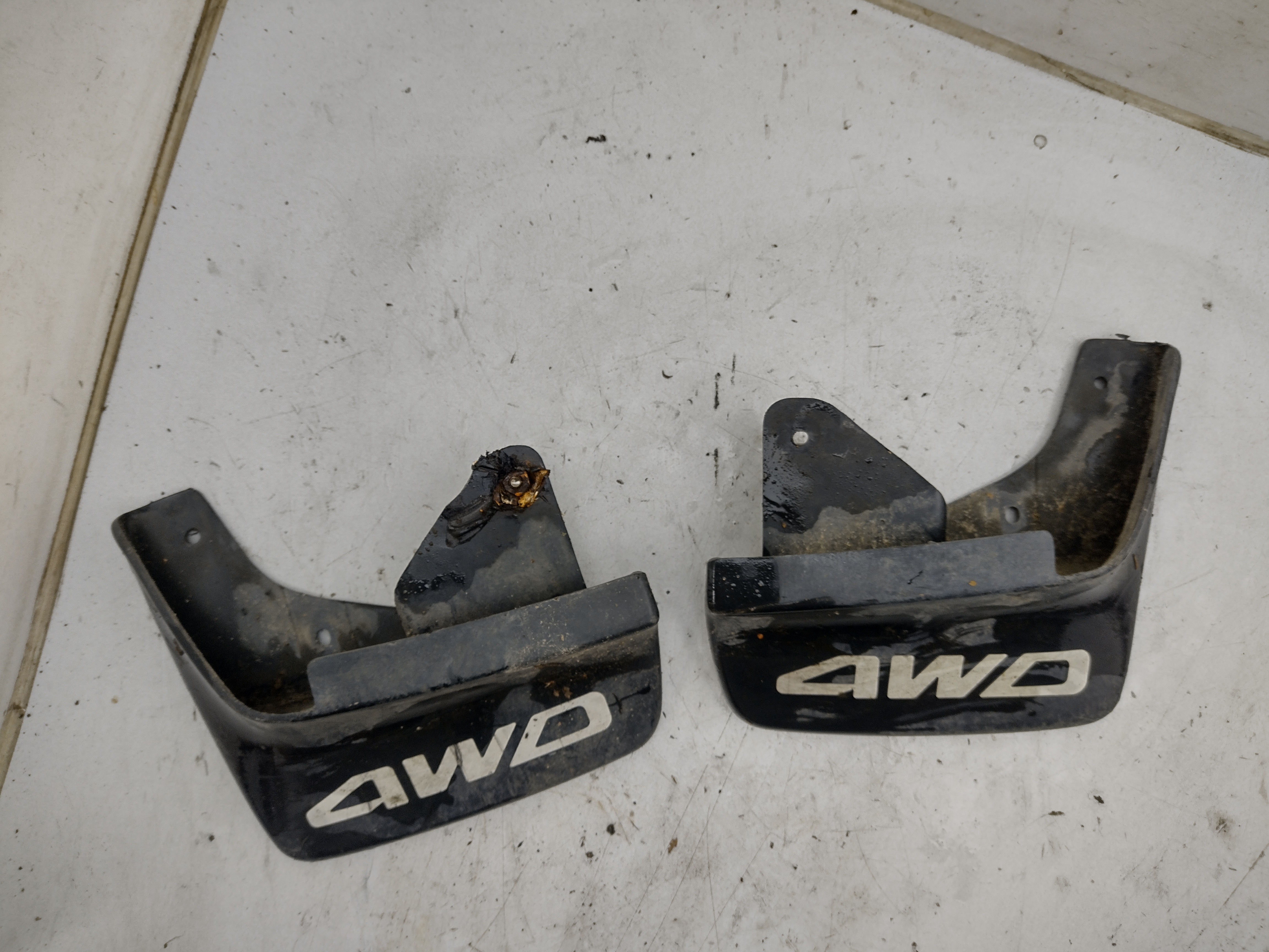 Mudflap Schmutzfänger hinten für Subaru Justy KAD 4WD