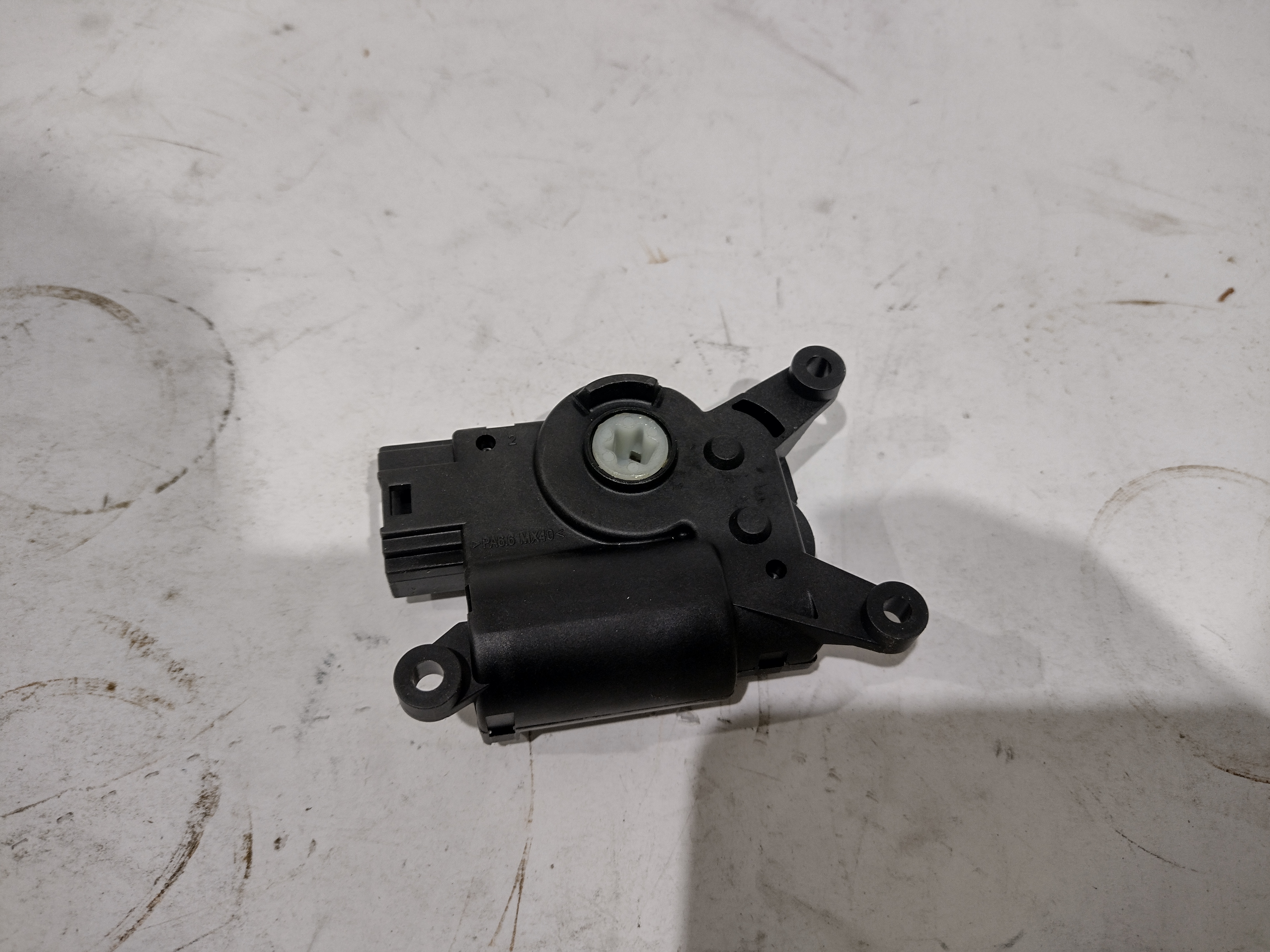 Peugeot Partner / Citroen Berlingo Stellelement, Mischklappe 647954 NEU NOS NEW