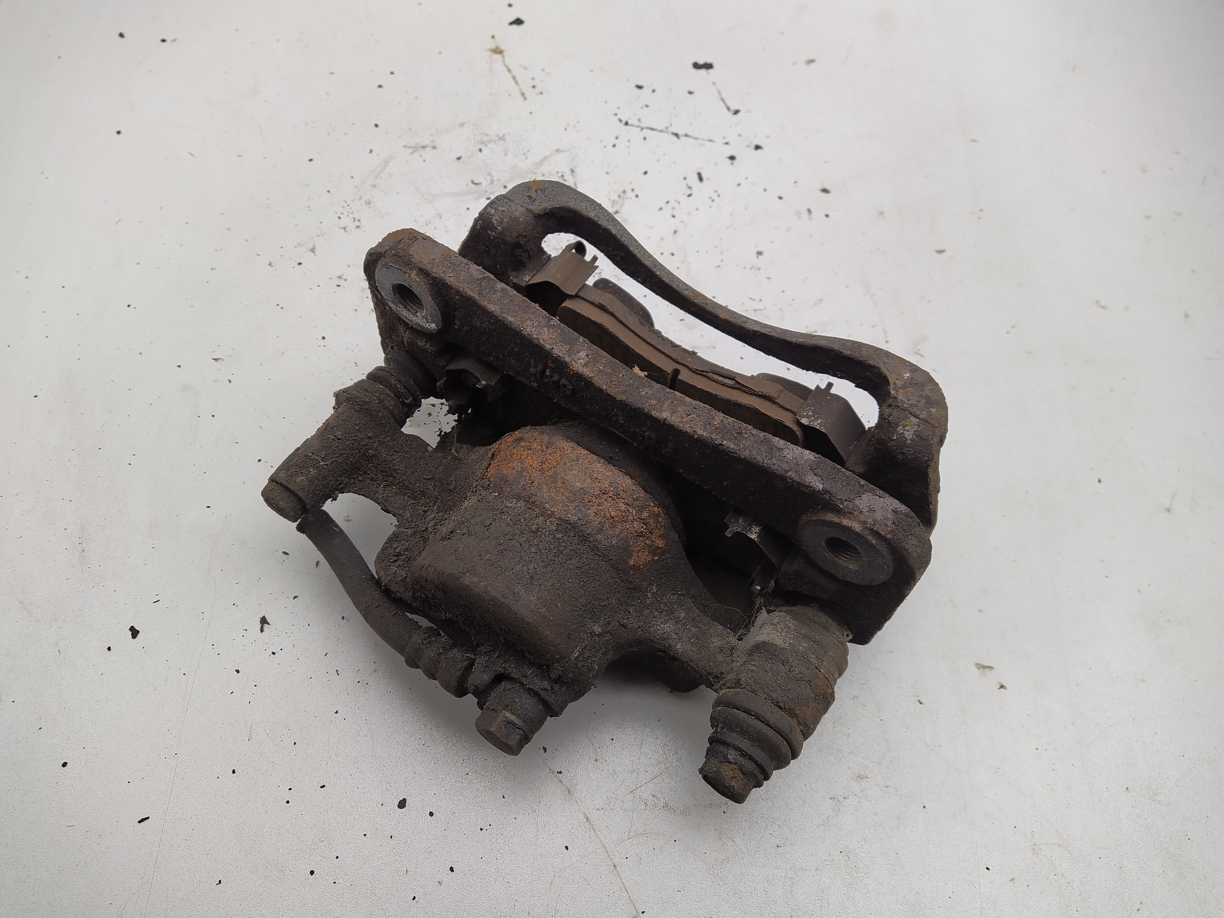 Bremssattel mit Halter vorne links SUBARU IMPREZA GC GF Legacy BD BG Forester SF