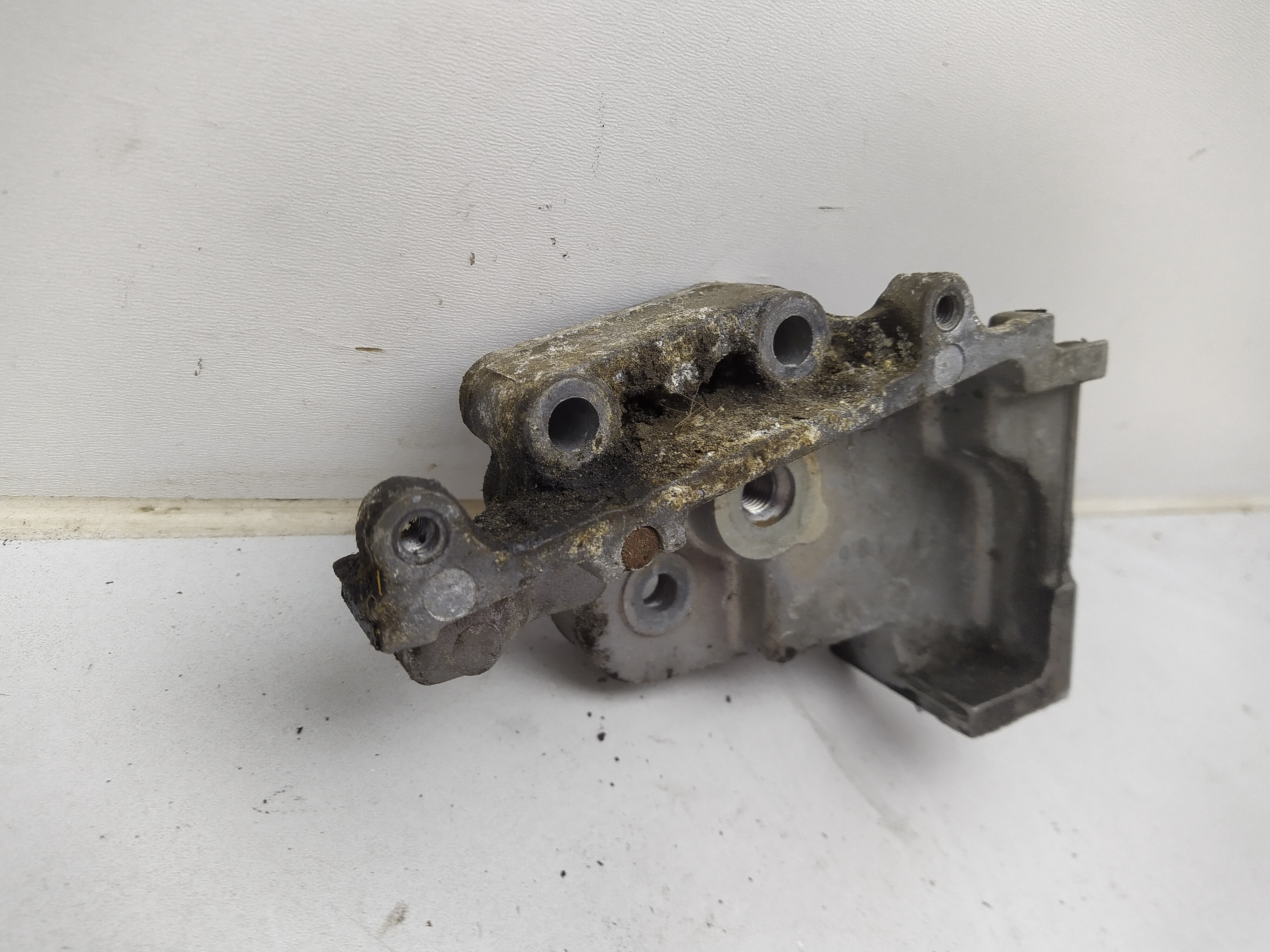 Halter für Zahnriemenspanner Variante 5 passend für Subaru EJ20 EJ22 EJ25