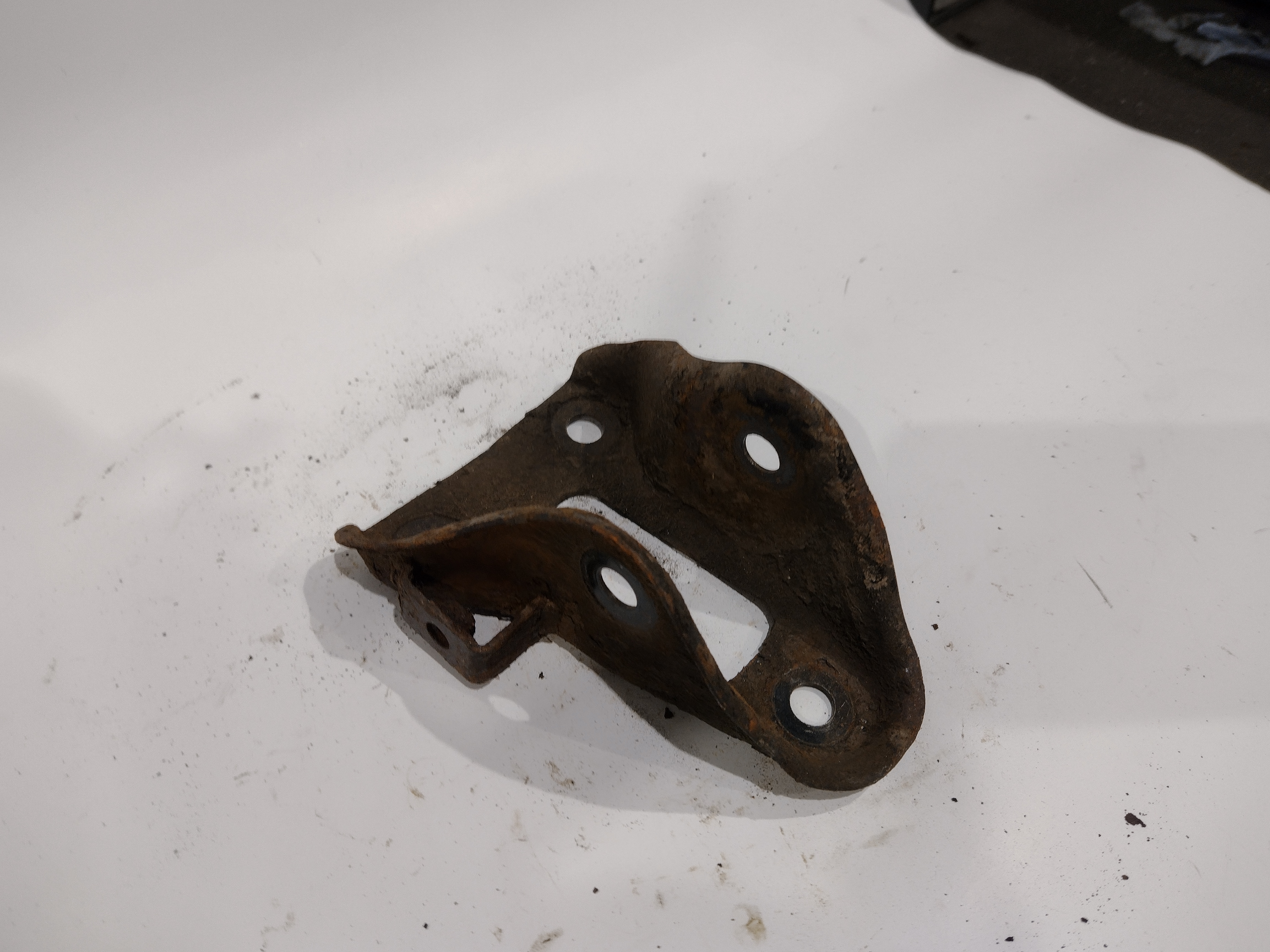 Aufnahme Längslenker hinten rechts für Subaru Impreza / Forester / Legacy 