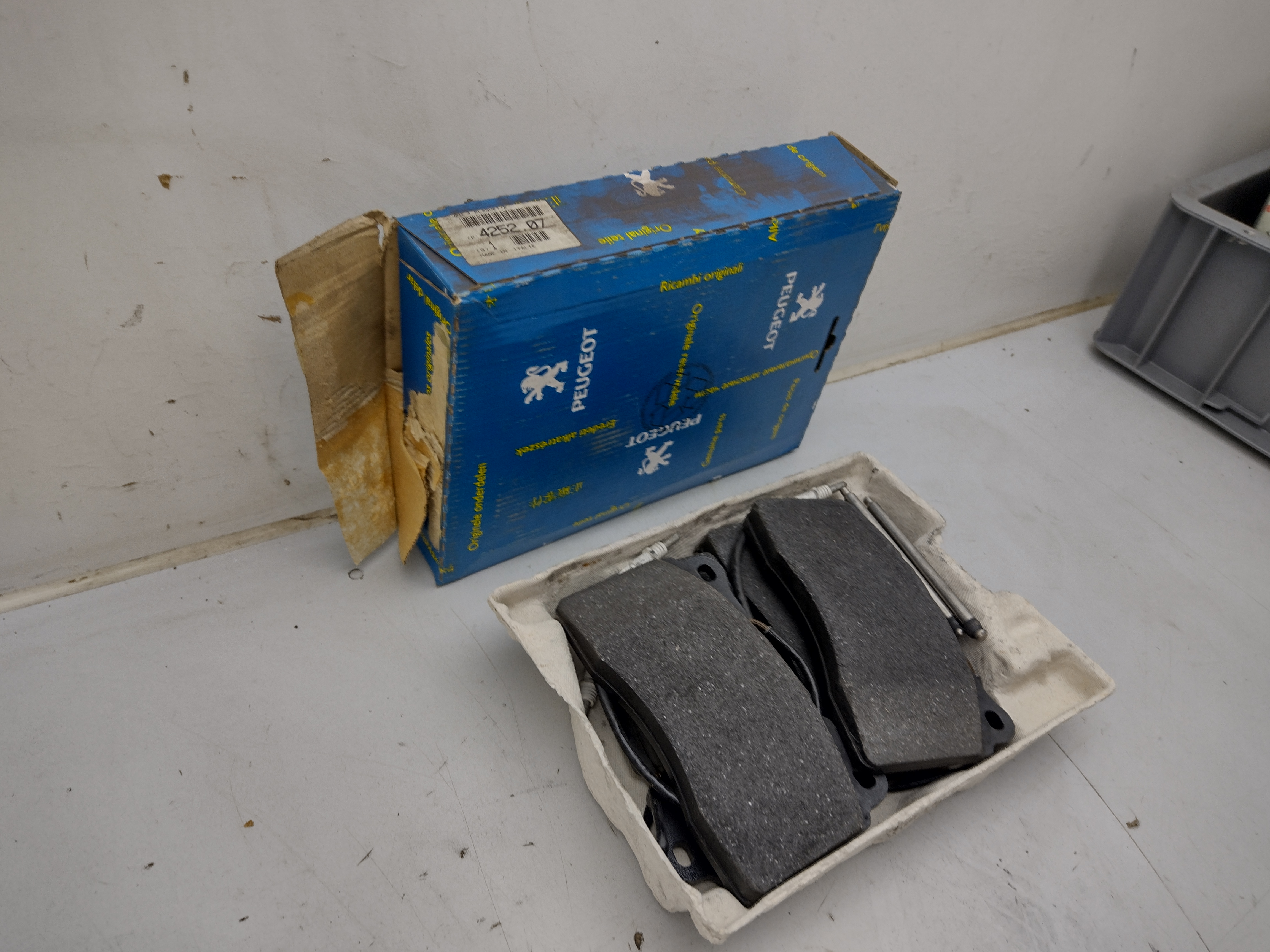 Peugeot / Citroen Bremsbeläge vorne (Sys.Brembo) 425207 NOS NEW OEM