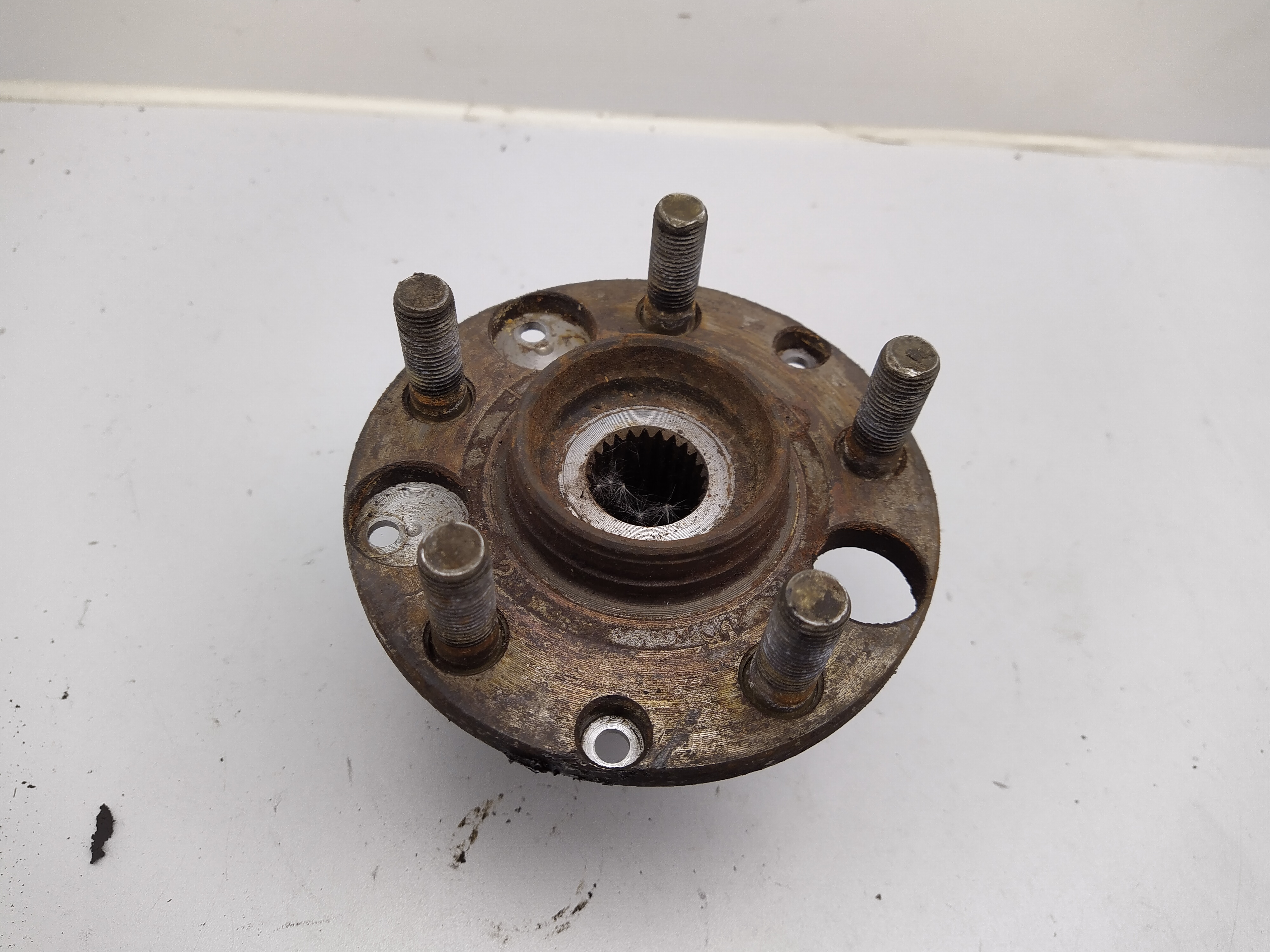 Hintere Radnabe mit Loch hinten 5x100 Subaru Impreza Legacy Outback Forester