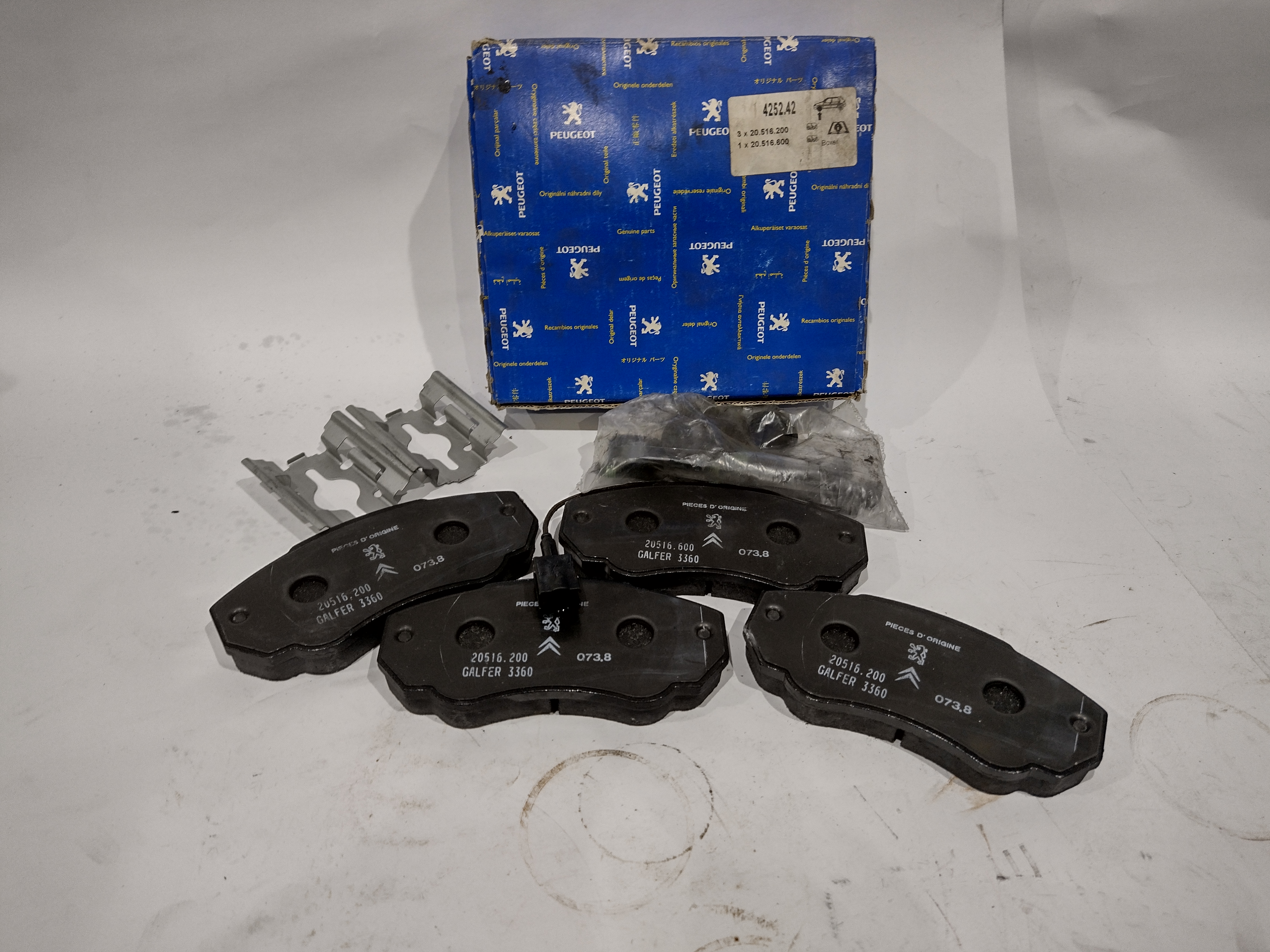 Peugeot Boxer Bremsbeläge vorne 425242 NEU NOS NEW