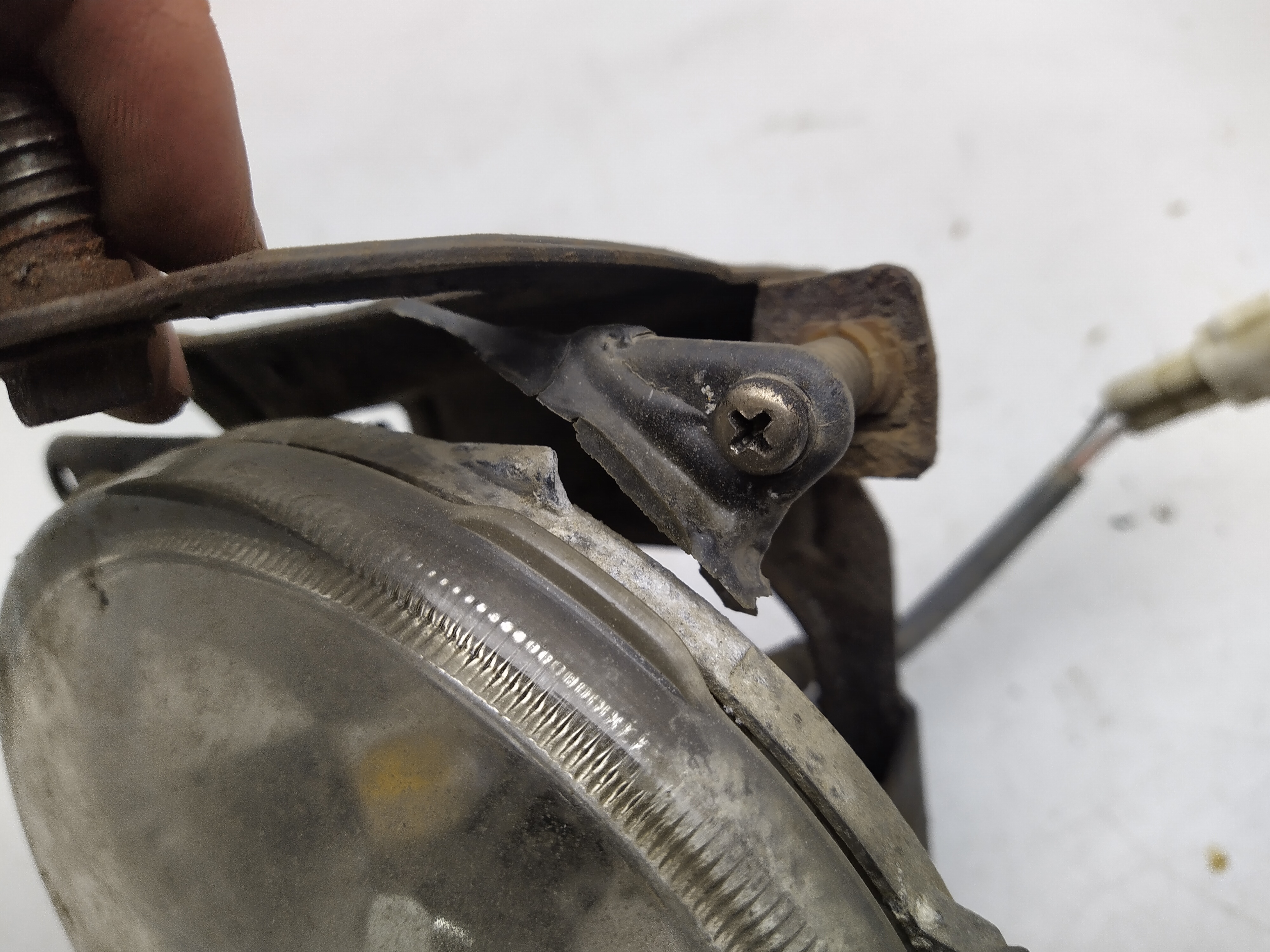 großer Nebelscheinwerfer links Subaru Impreza WRX GD GG beschädigt