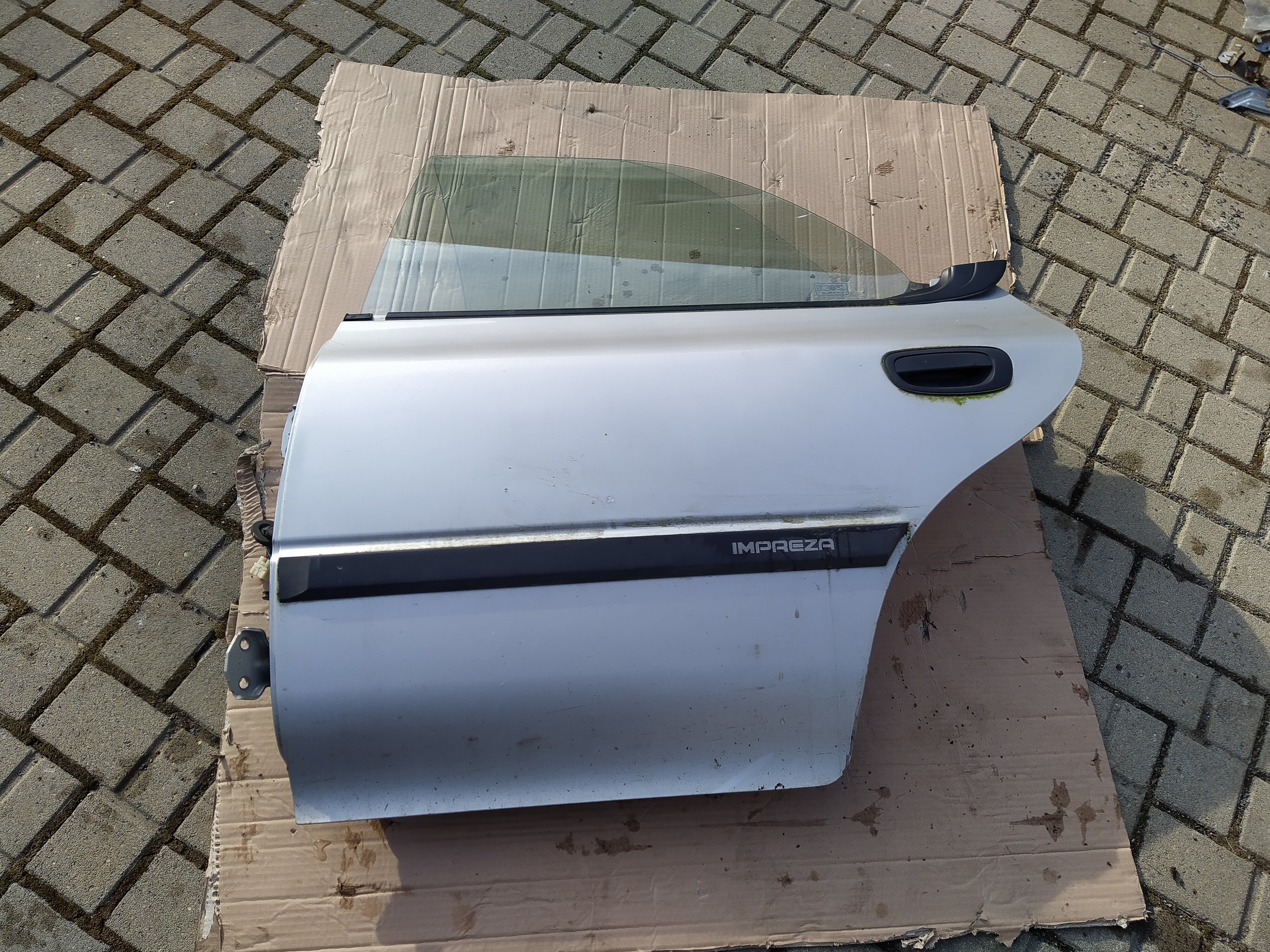 Tür Seitentür hinten links silber von Subaru Impreza GC GF 92-00