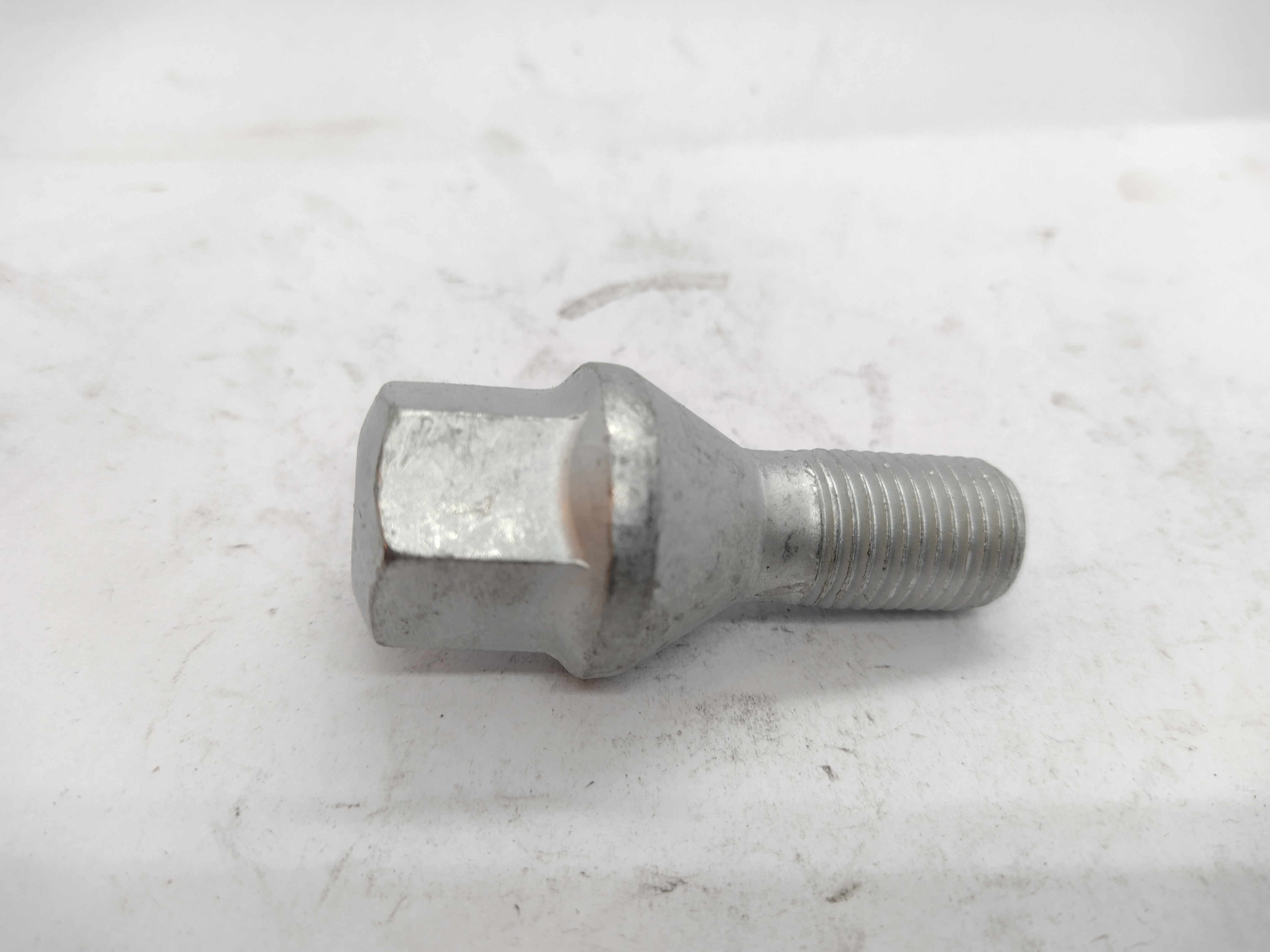 Peugeot / Citroen / Fiat Radschraube M14x1,50- 52,0mm SW19 540548 NEU NOS NEW
