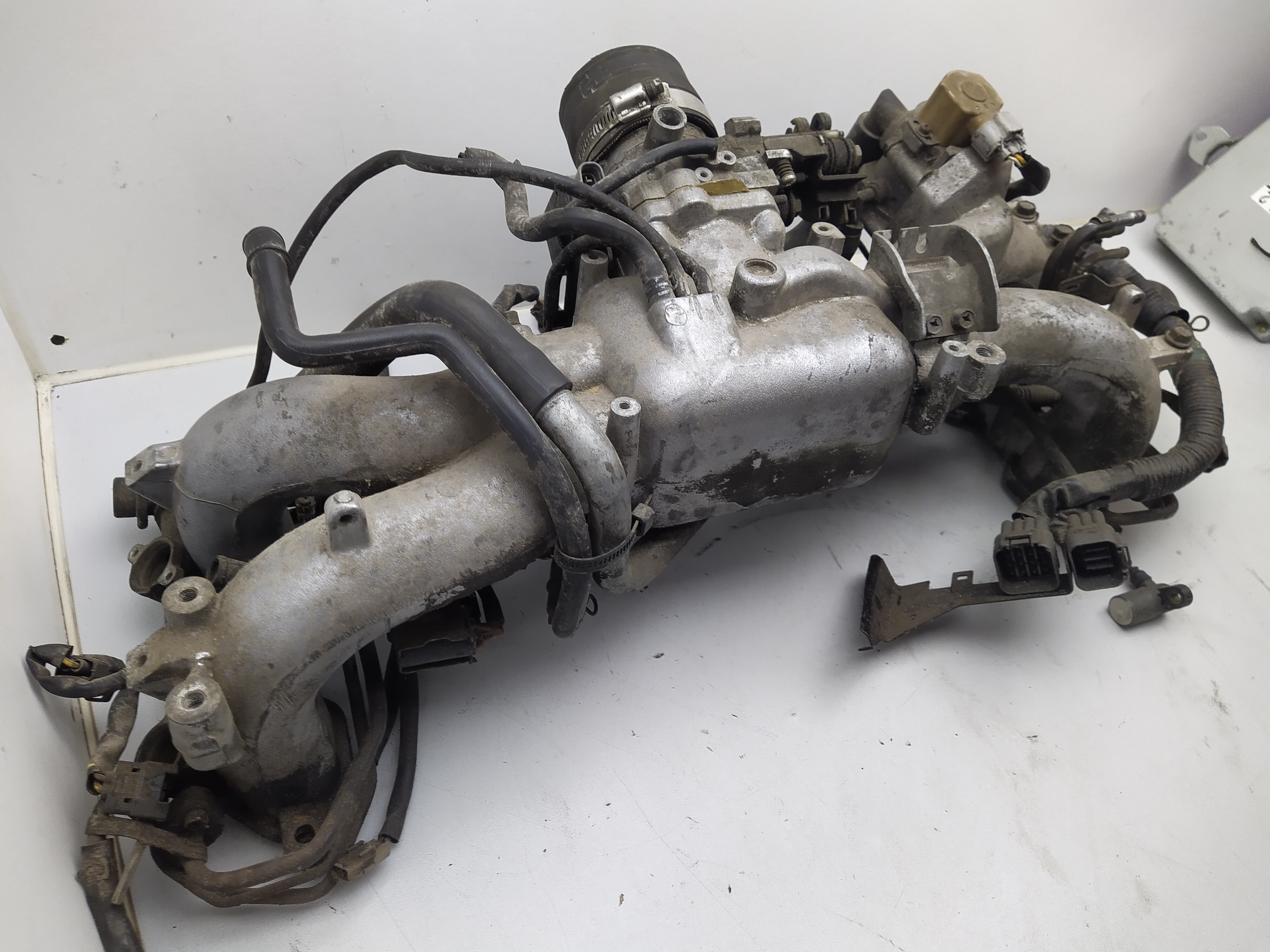 Ansaugbrücke mit Anbauteilen Subaru Legacy Turbo BC BJF 200PS EJ20G