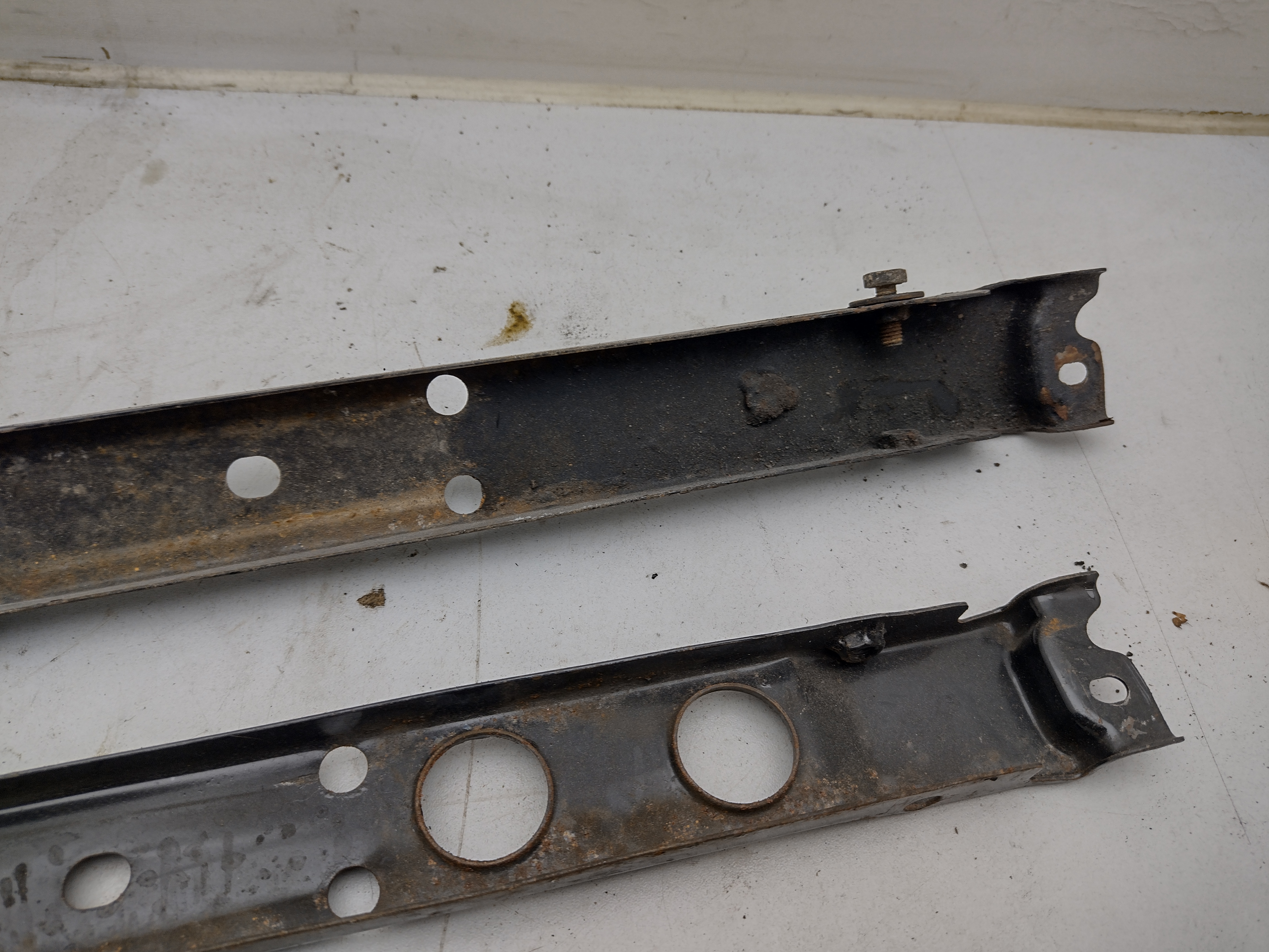 Kühlerhalte-Bleche für Subaru Impreza GC GF GT WRX STI