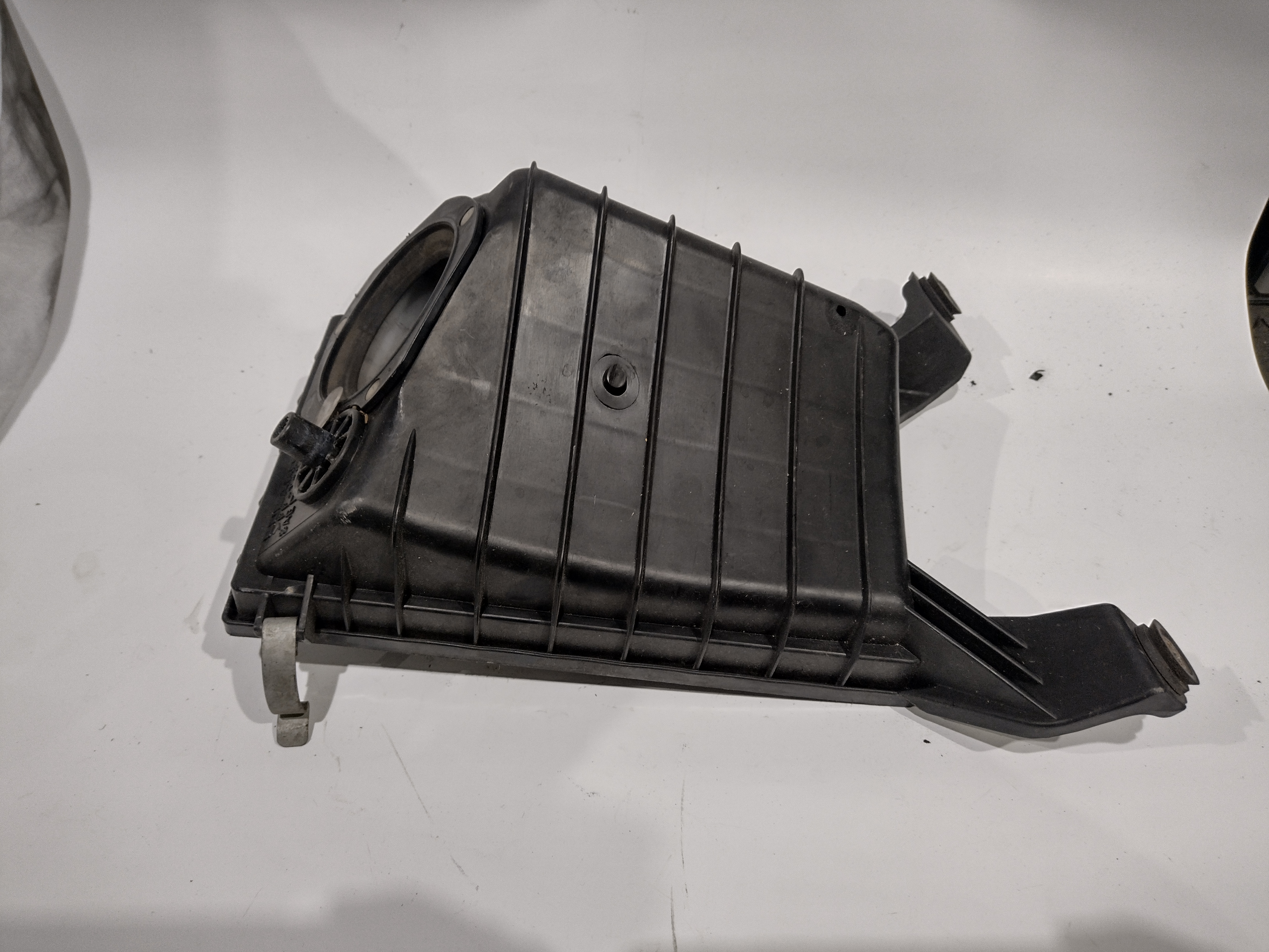 Unterer Luftfilterkasten für Subaru Legacy BD BG 2.2l EJ22 100 kW/136 PS