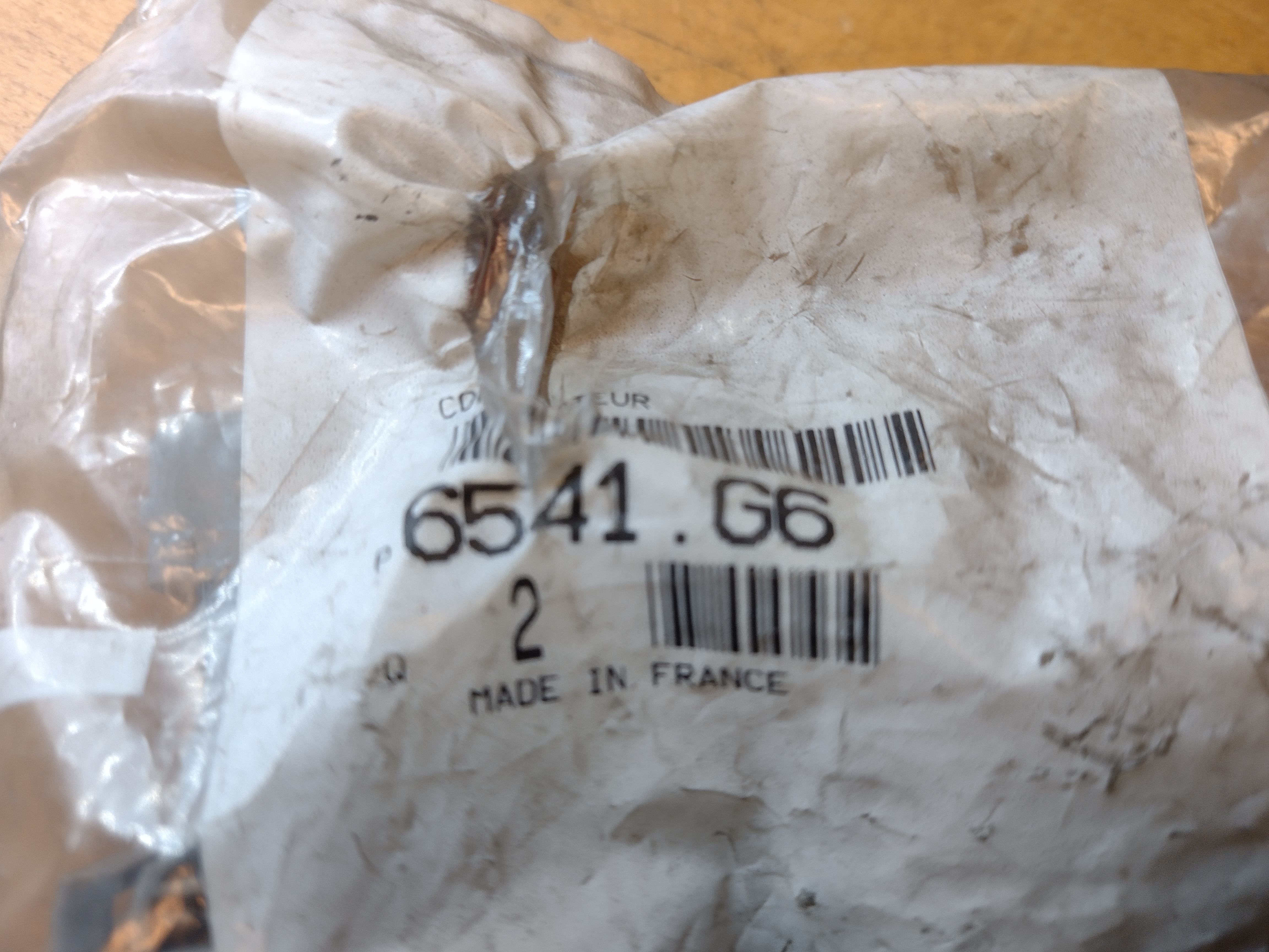 Peugeot / Citroen STECKER SOCKEL 6541G6 NEU NOS NEW OEM